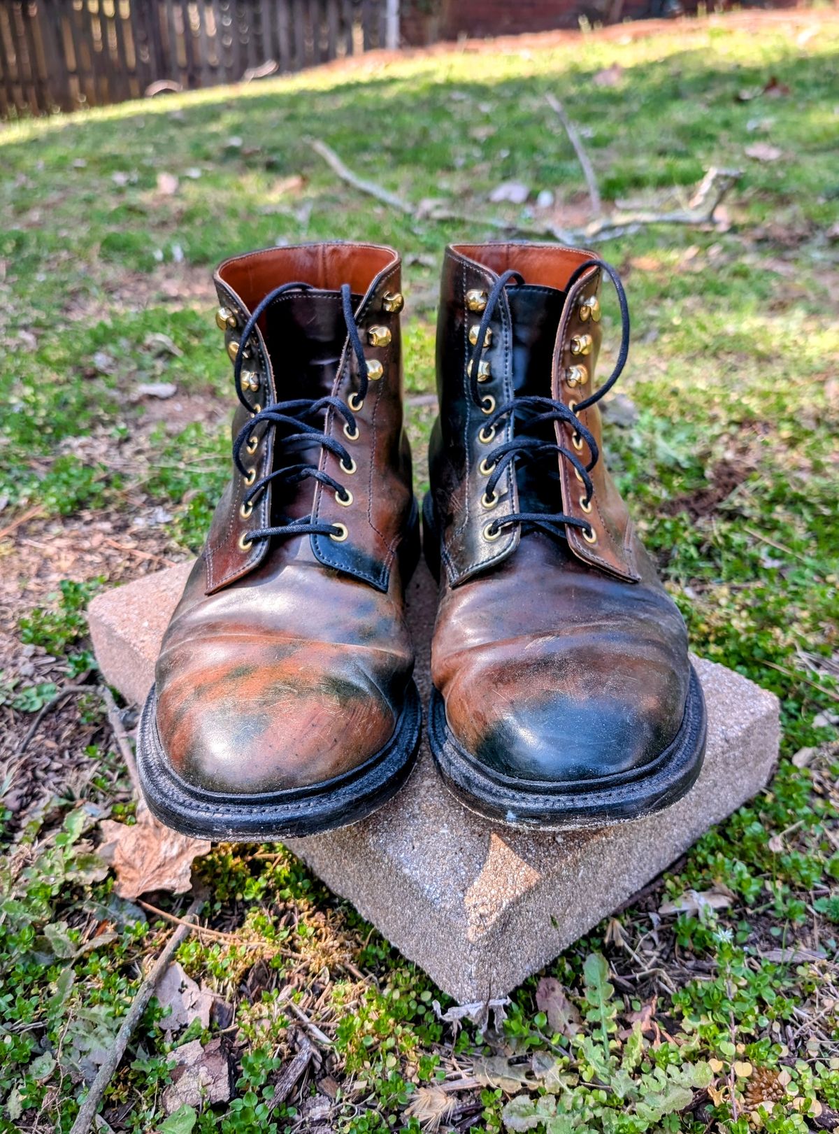 Photo by SIDO on March 1, 2025 of the Grant Stone Edward Boot in Horween Marbled Black Shell Cordovan.