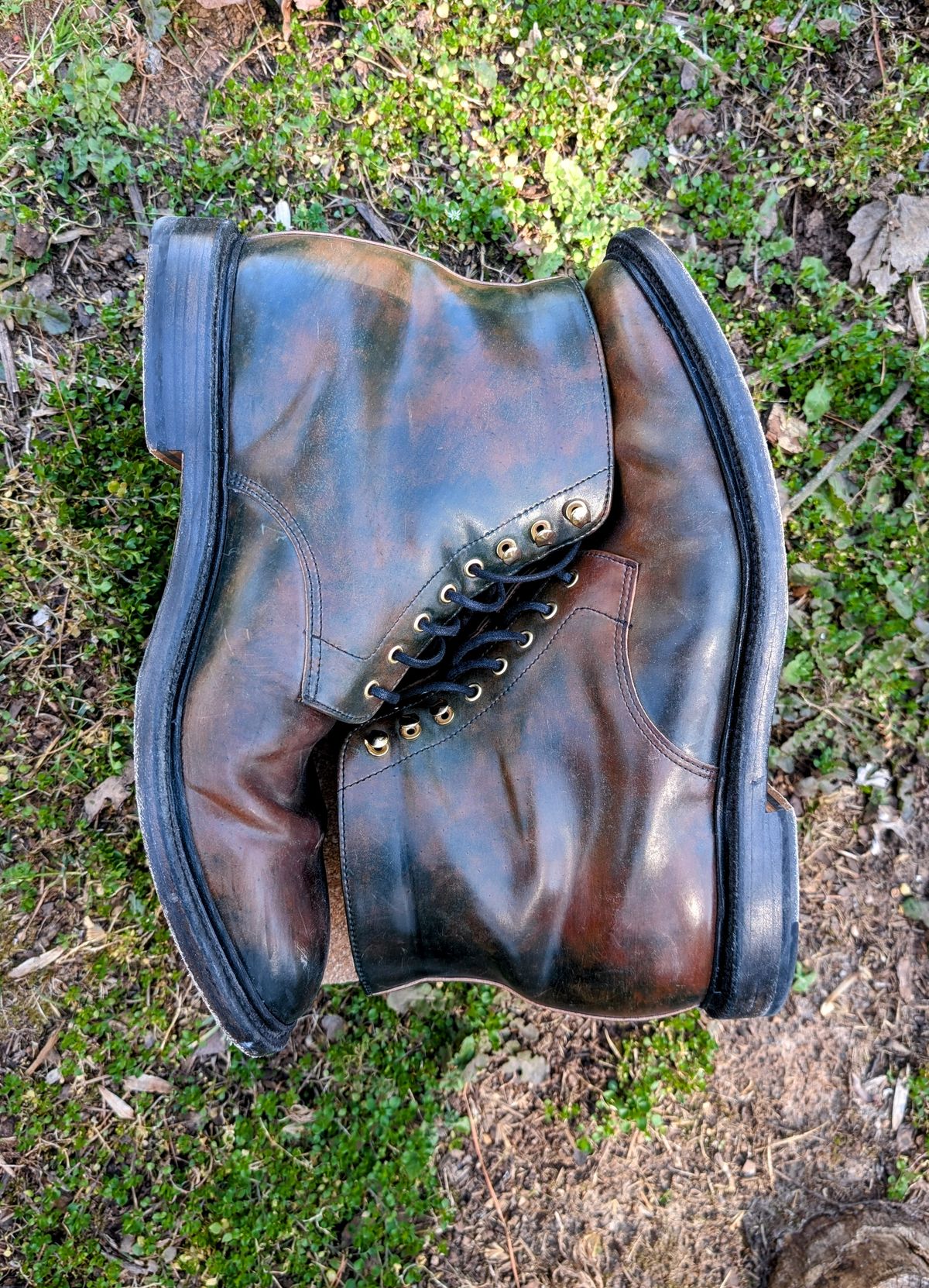 Photo by SIDO on March 1, 2025 of the Grant Stone Edward Boot in Horween Marbled Black Shell Cordovan.