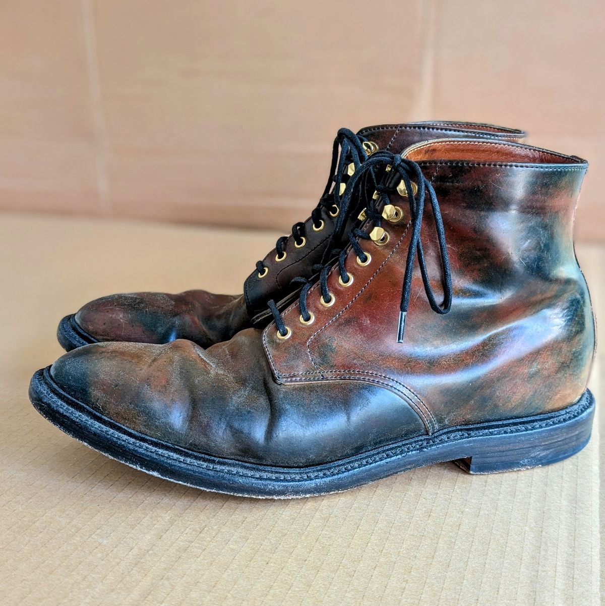 Photo by SIDO on April 1, 2025 of the Grant Stone Edward Boot in Horween Marbled Black Shell Cordovan.
