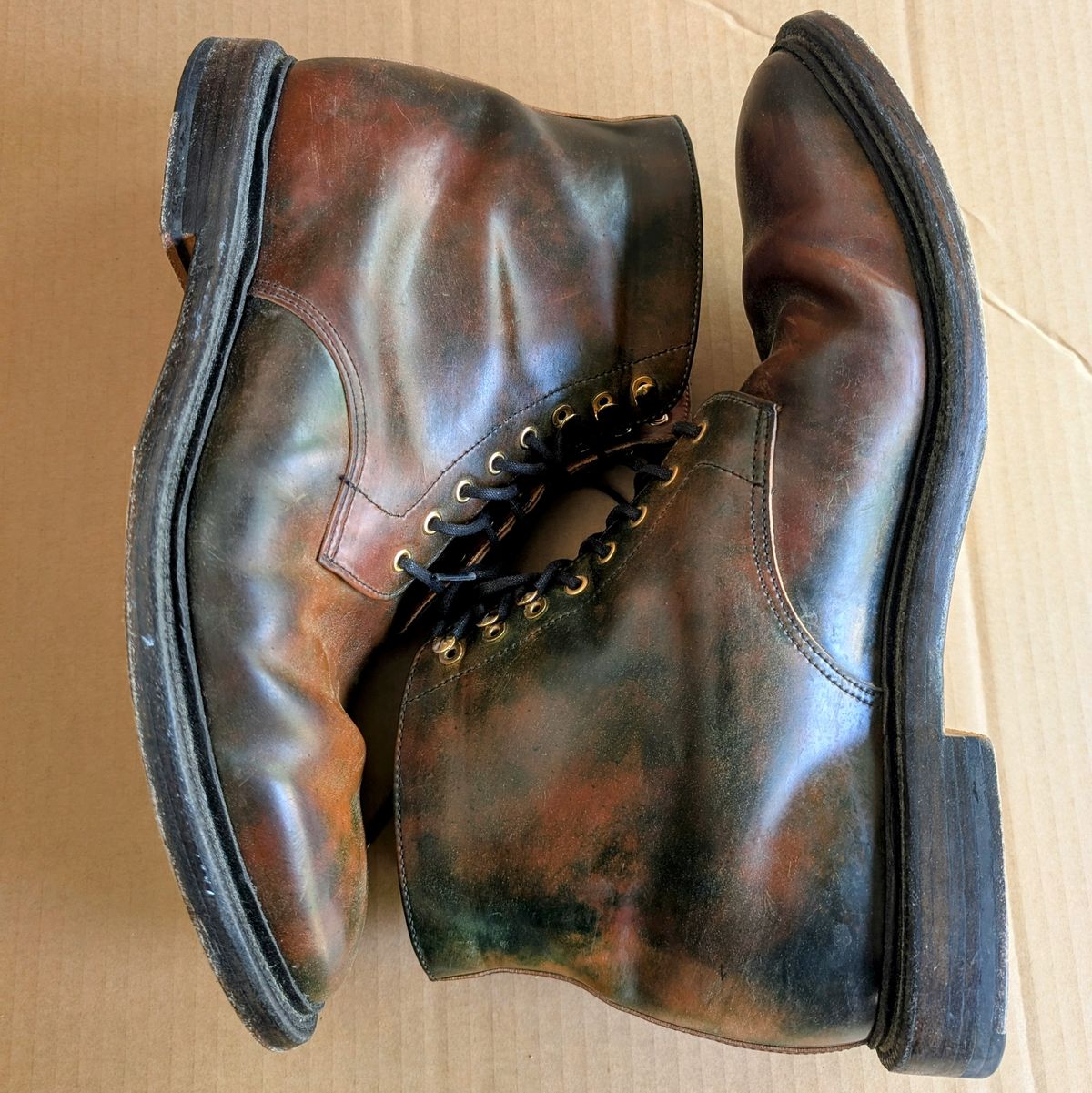 Photo by SIDO on April 1, 2025 of the Grant Stone Edward Boot in Horween Marbled Black Shell Cordovan.