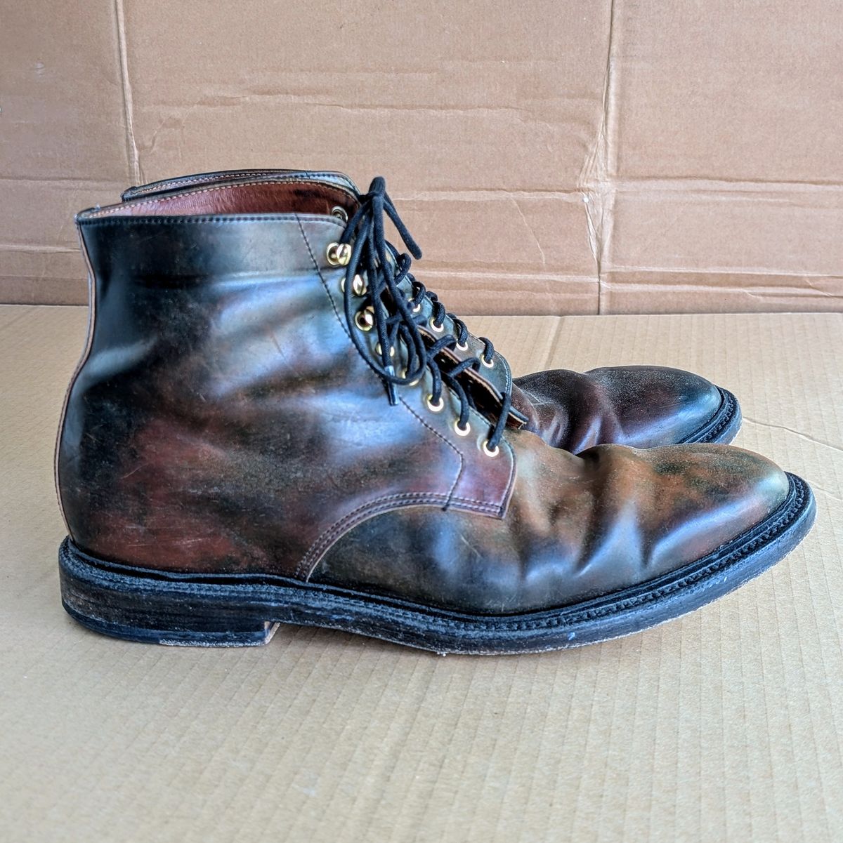 Photo by SIDO on April 1, 2025 of the Grant Stone Edward Boot in Horween Marbled Black Shell Cordovan.