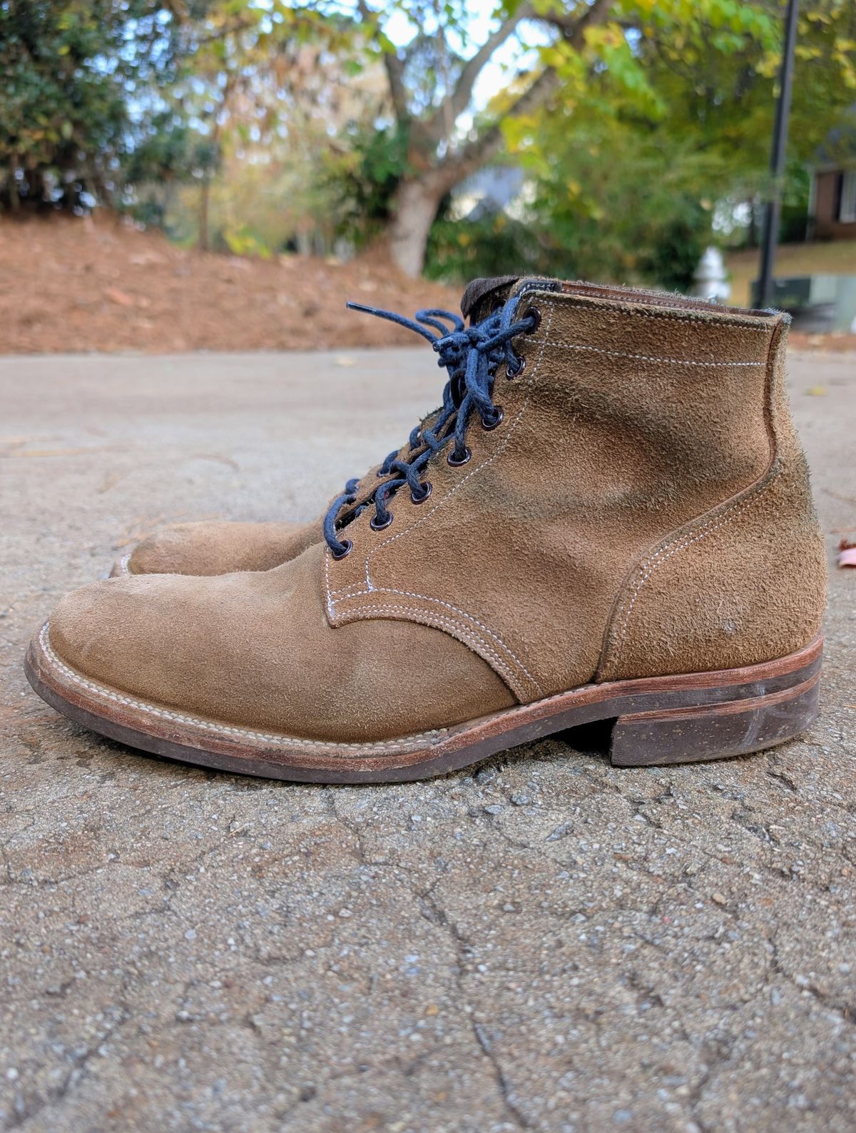Photo by SIDO on November 2, 2025 of the Oak Street Bootmakers Storm Boot in Horween Natural Chromexcel Roughout.