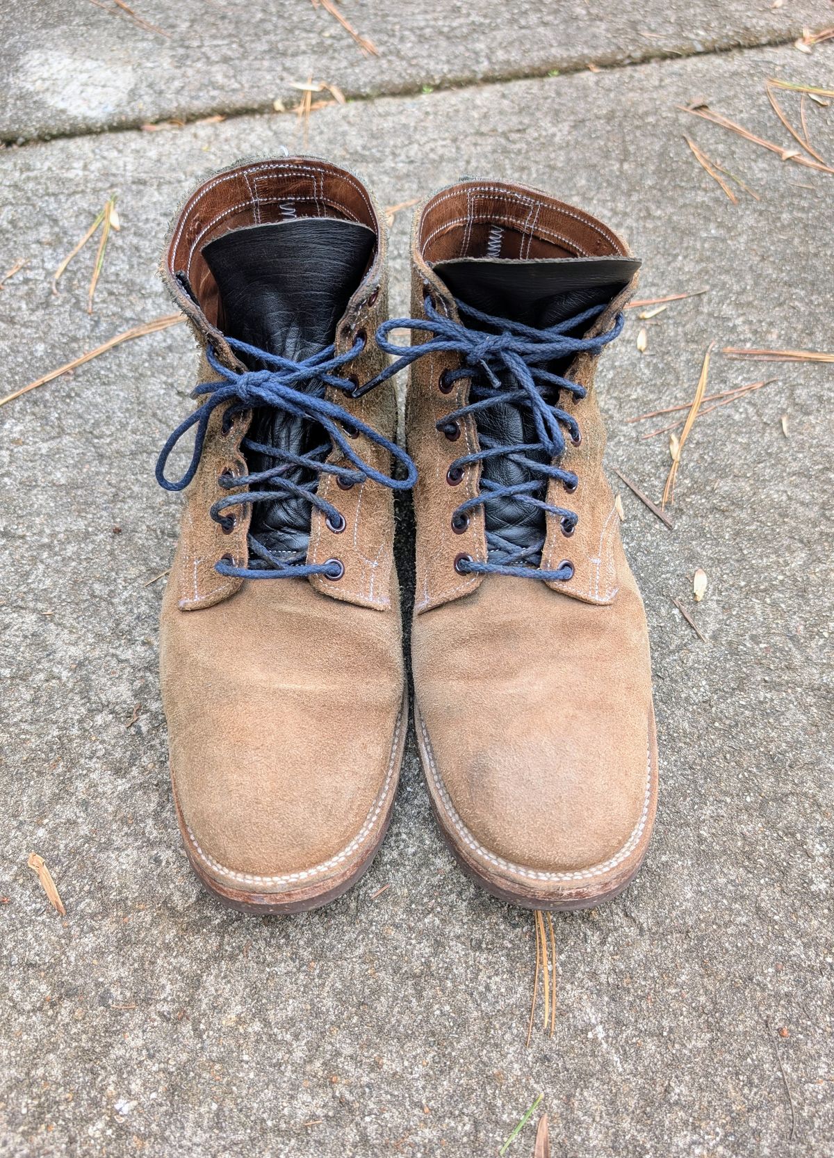 Photo by SIDO on December 4, 2025 of the Oak Street Bootmakers Storm Boot in Horween Natural Chromexcel Roughout.