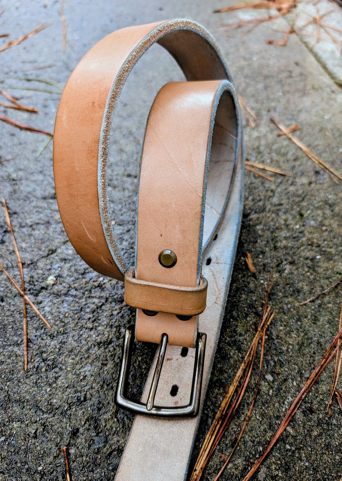 Photo by SIDO on December 5, 2025 of the Carmine Jack Leather Natural Shipyard Belt in Natural Oak Bark Leather.