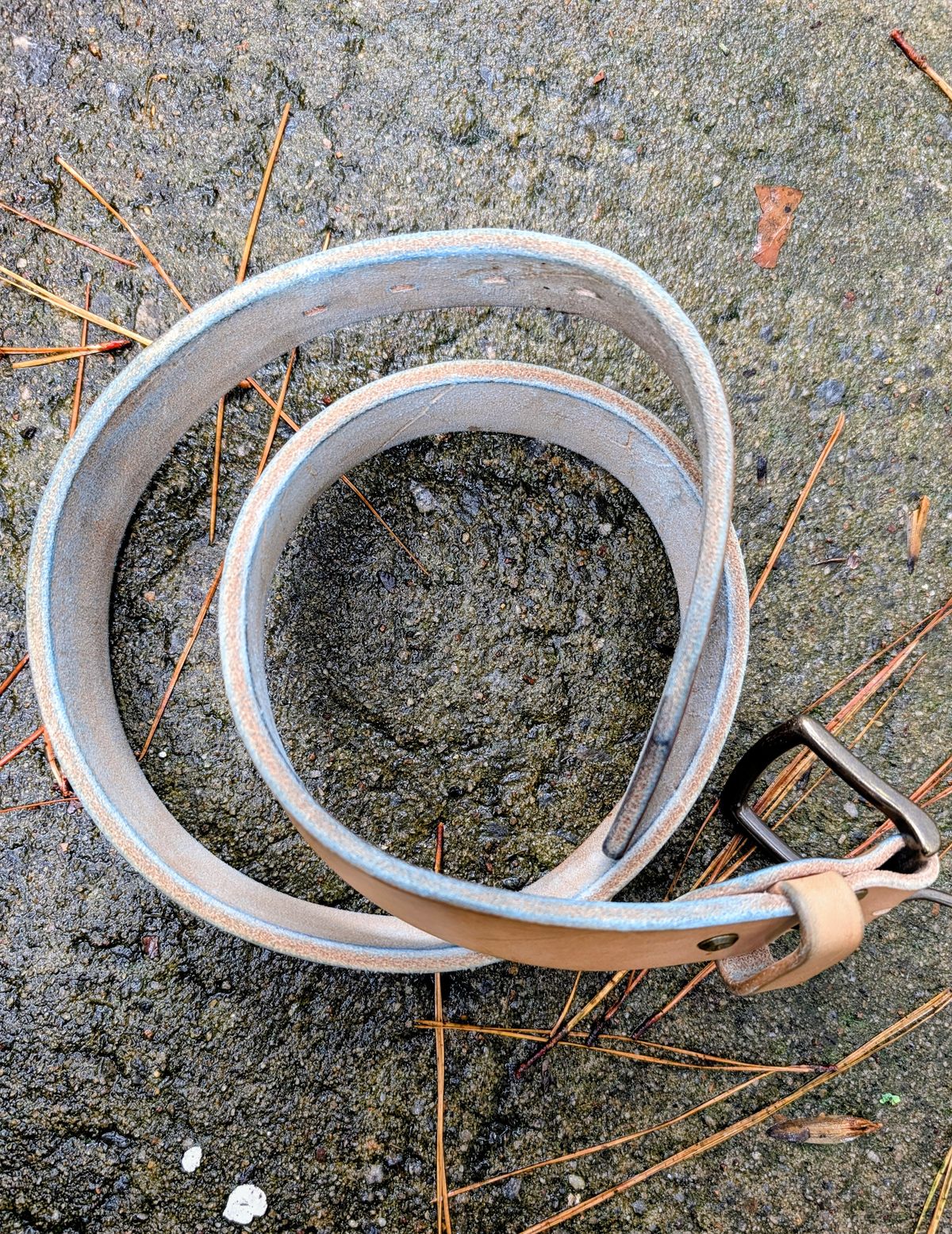 Photo by SIDO on December 5, 2025 of the Carmine Jack Leather Natural Shipyard Belt in Natural Oak Bark Leather.