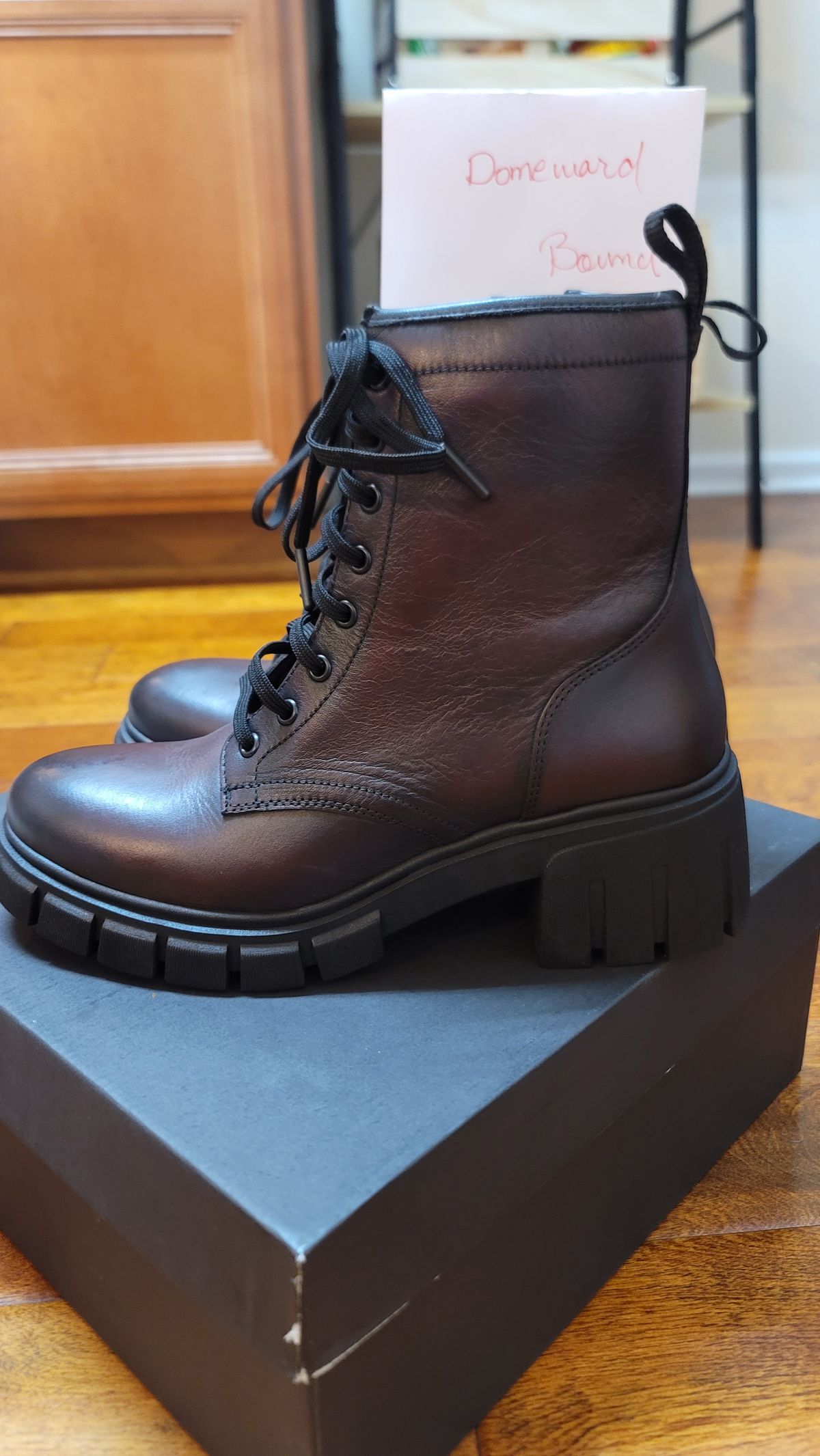 Photo by SIDO on October 2, 2023 of the Thursday Coda in Black Cherry Hand-Finished Full Grain.