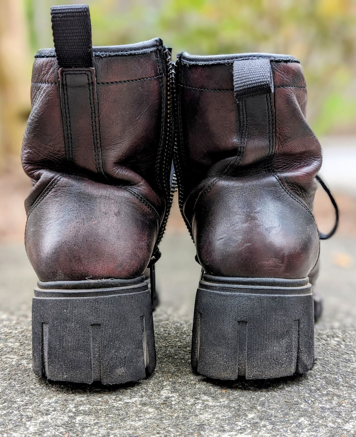 Photo by SIDO on April 1, 2024 of the Thursday Coda in Black Cherry Hand-Finished Full Grain.