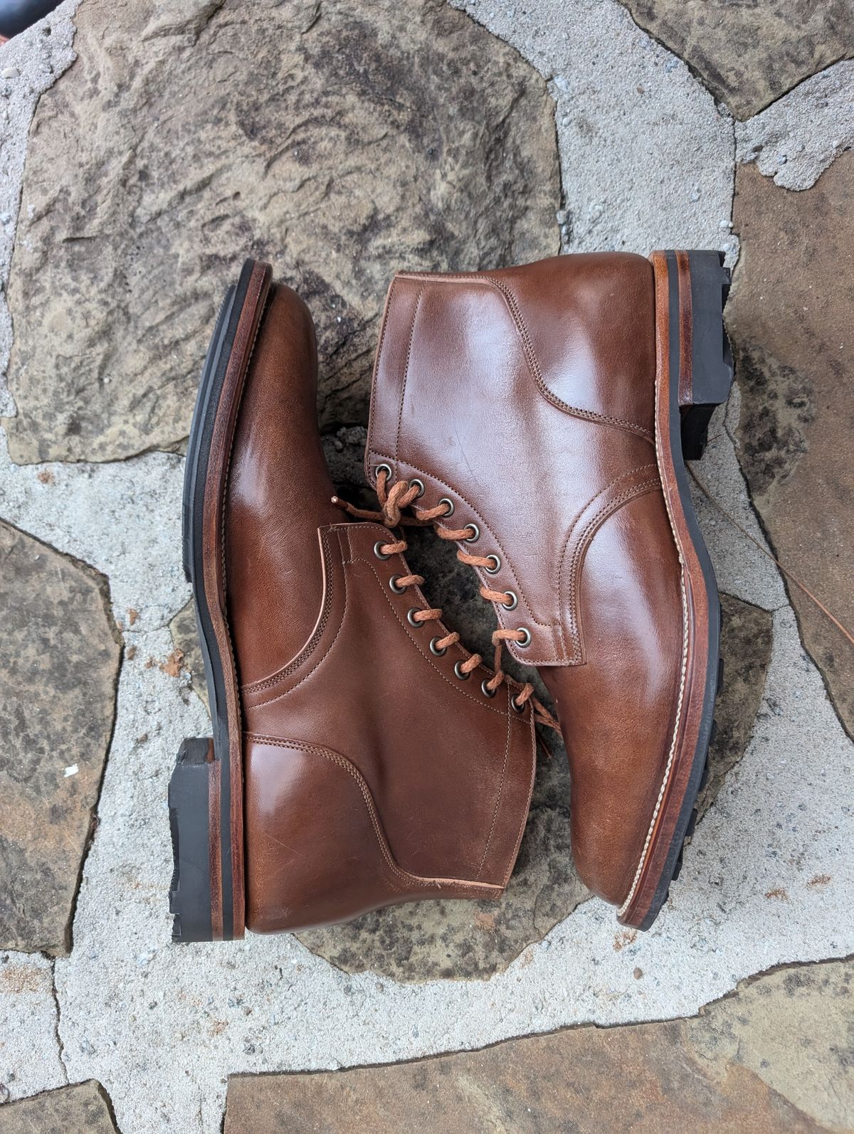 Photo by SIDO on October 2, 2024 of the Viberg Service Boot in Maryam Toscanello TPR Horsebutt.