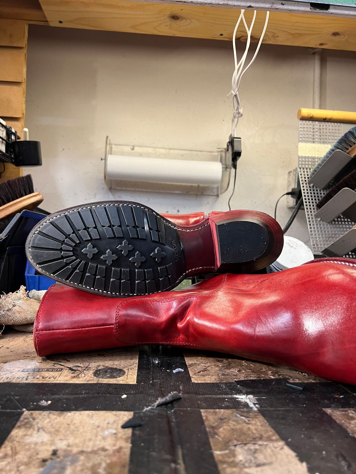 Photo by Tillman on November 6, 2025 of the Self-Made Custom Model in Conceria Puccini Attilio Red Maremma.