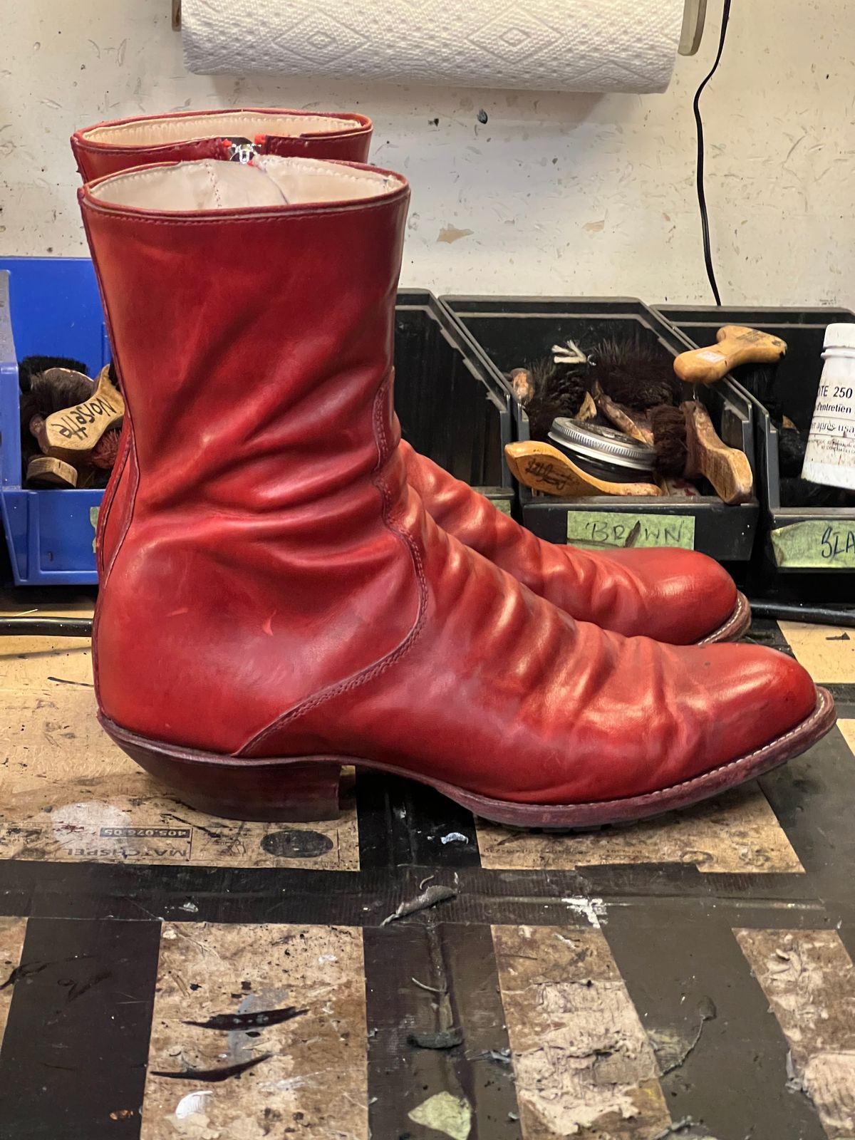 Photo by Tillman on December 3, 2025 of the Self-Made Custom Model in Conceria Puccini Attilio Red Maremma.