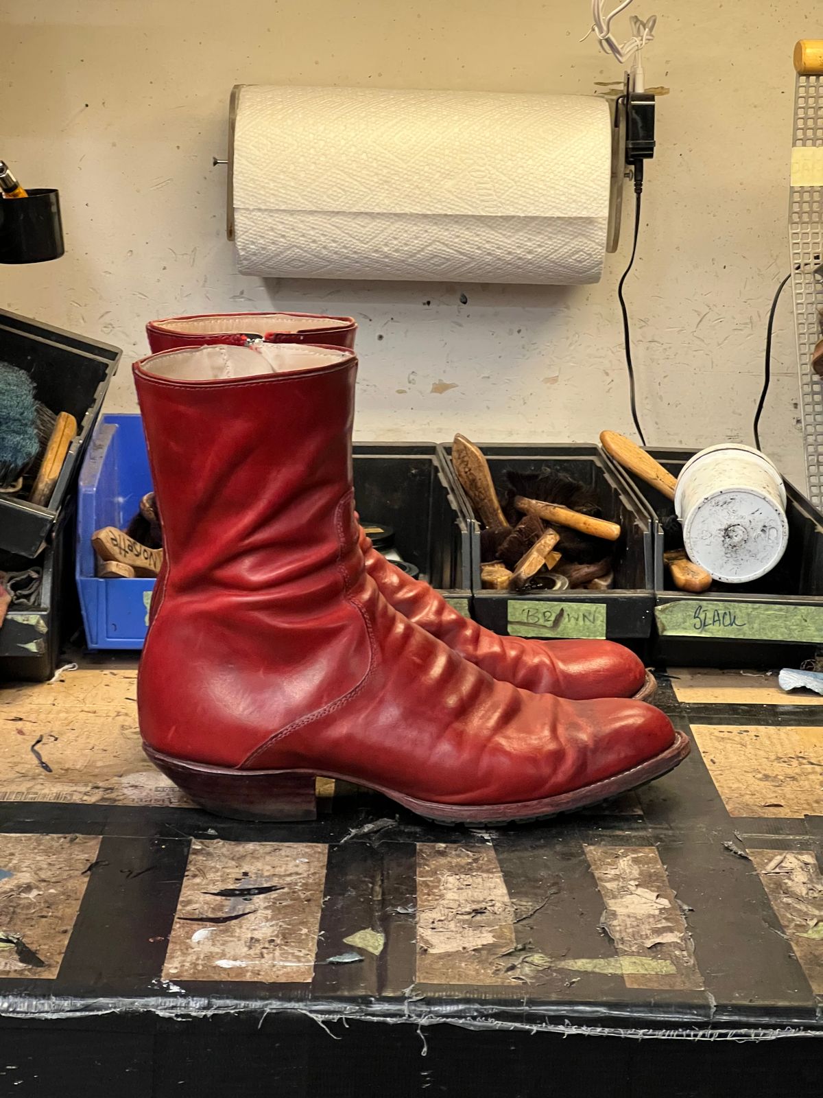 Photo by Tillman on December 19, 2025 of the Self-Made Custom Model in Conceria Puccini Attilio Red Maremma.