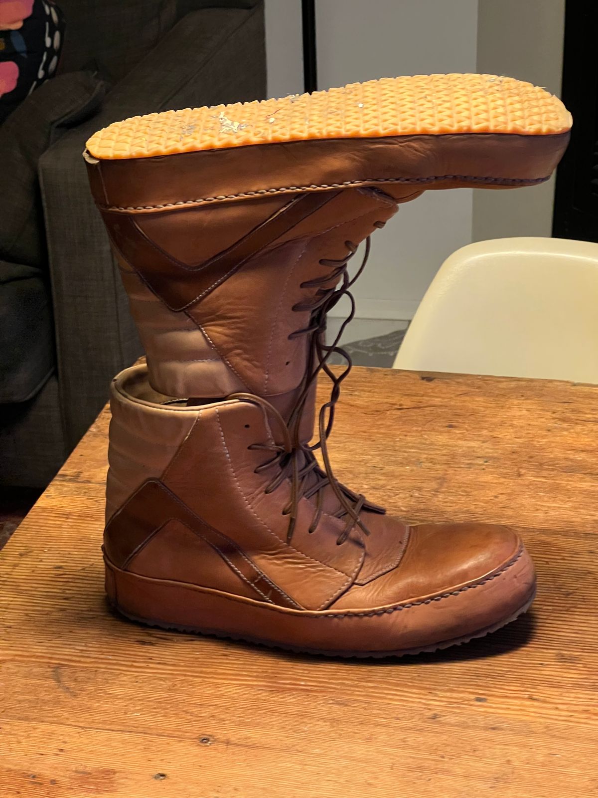 Photo by Tillman on January 2, 2025 of the Self-Made Geobasket in Horween Natural Essex & Horween Unglazed Natural Shell Cordovan.