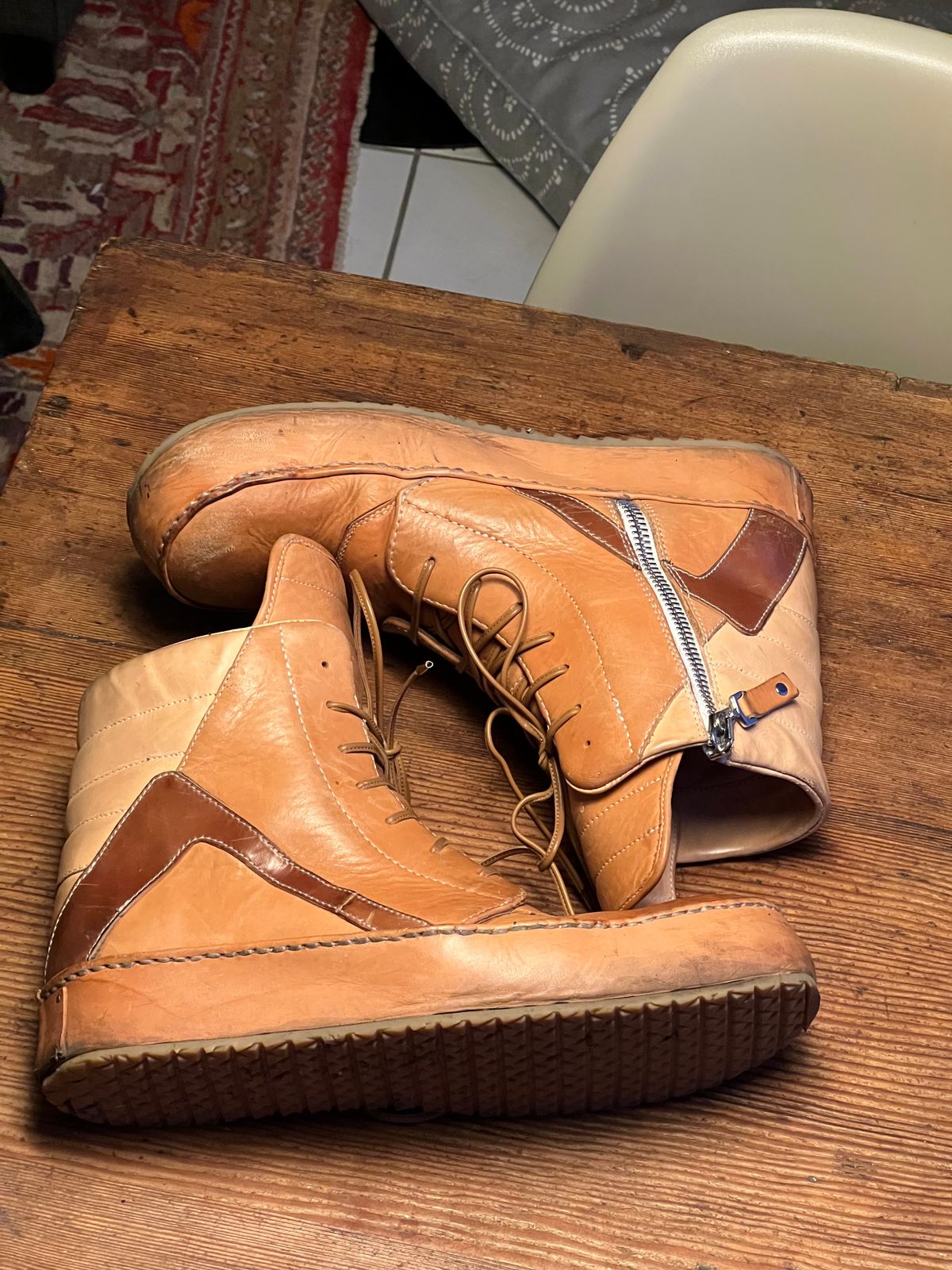 Photo by Tillman on January 2, 2025 of the Self-Made Geobasket in Horween Natural Essex & Horween Unglazed Natural Shell Cordovan.