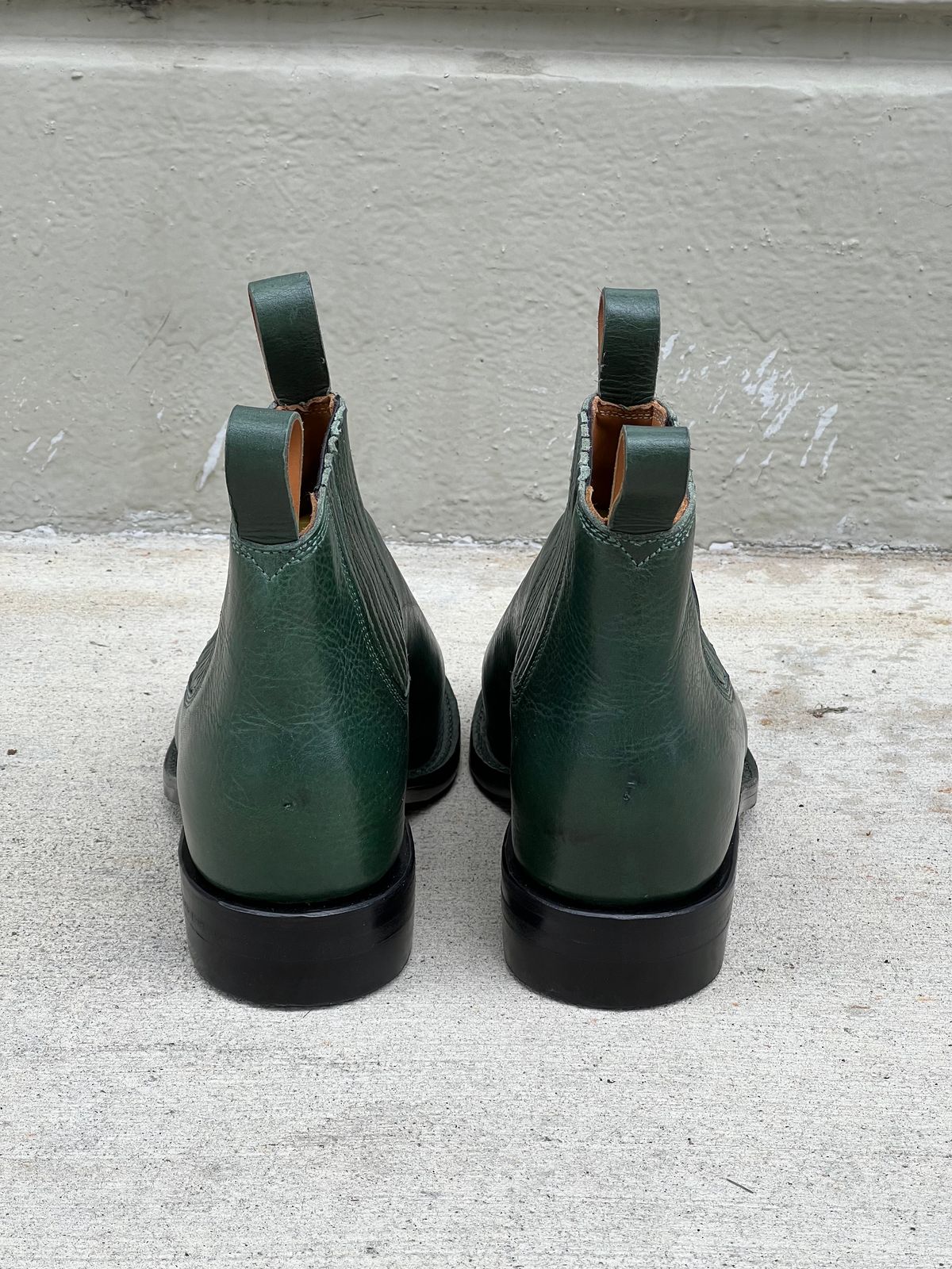 Photo by Tillman on October 4, 2023 of the Dierkes Covered gusset Chelsea Boot in Conceria Puccini Attilio Dark Green Koala.