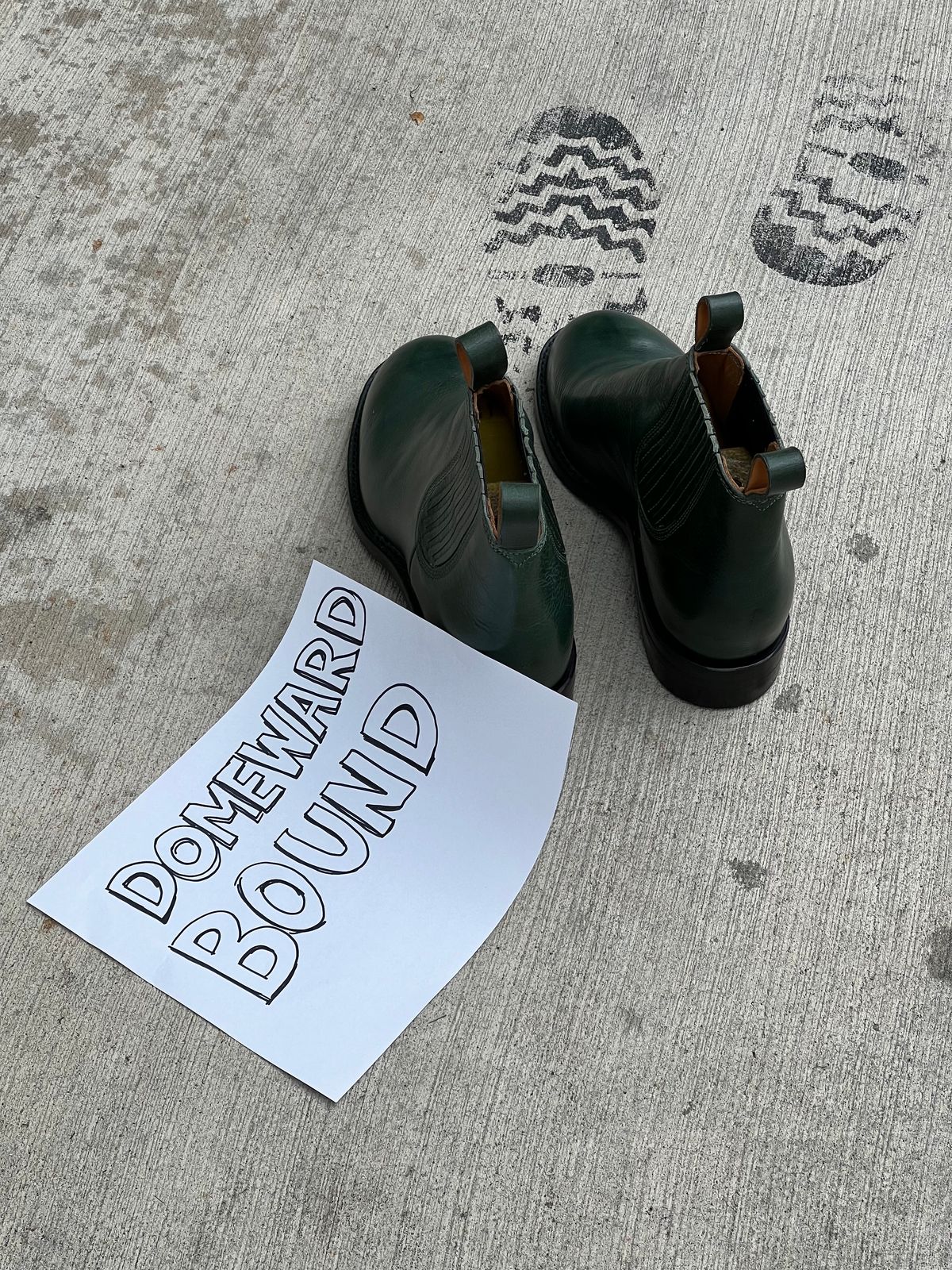 Photo by Tillman on October 4, 2023 of the Dierkes Covered gusset Chelsea Boot in Conceria Puccini Attilio Dark Green Koala.