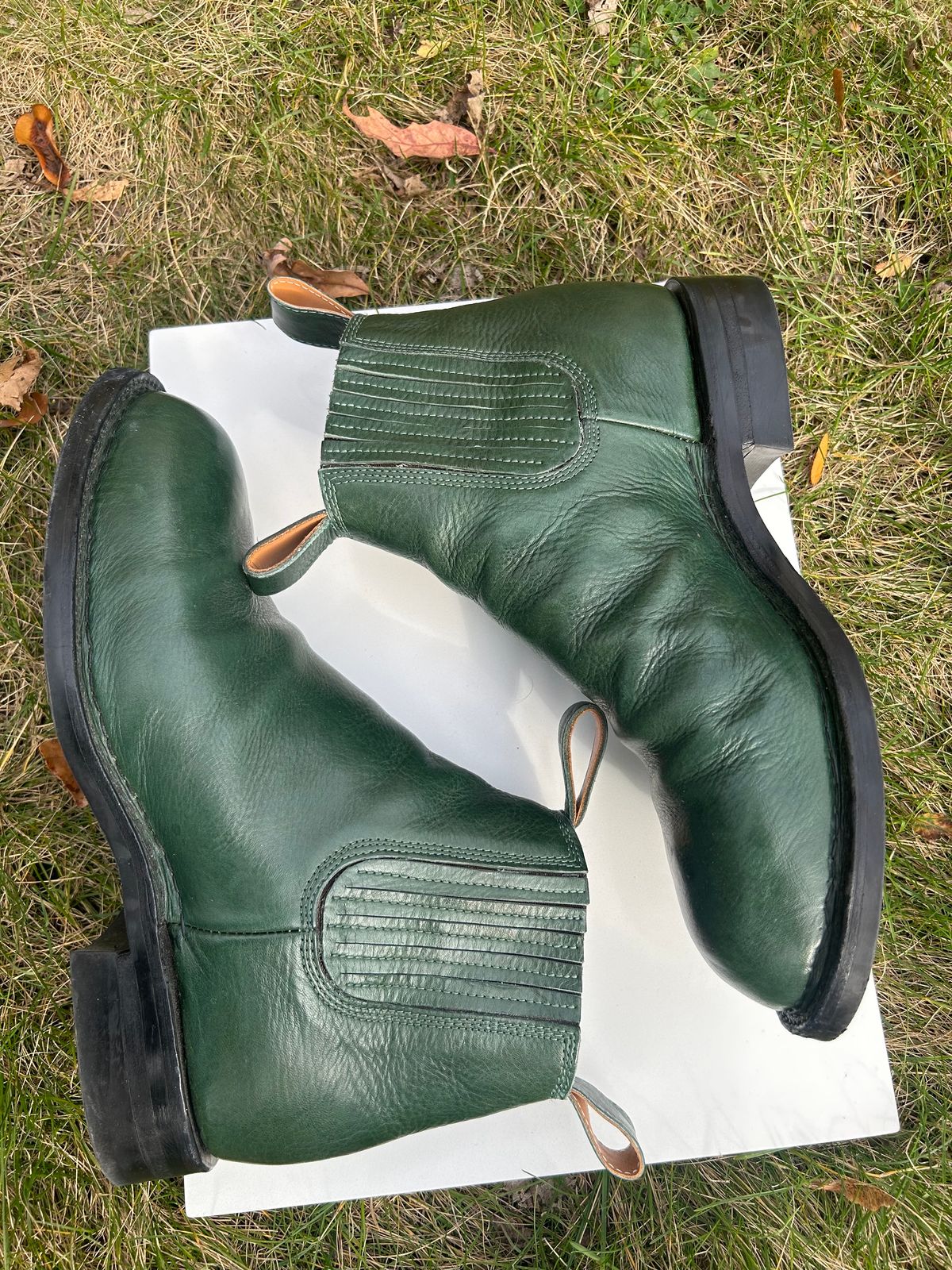 Photo by Tillman on November 5, 2023 of the Dierkes Covered gusset Chelsea Boot in Conceria Puccini Attilio Dark Green Koala.