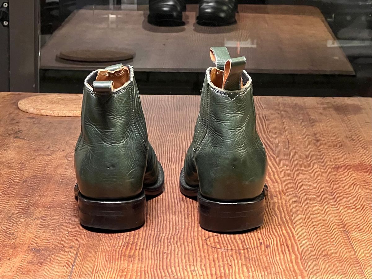 Photo by Tillman on December 6, 2023 of the Dierkes Covered gusset Chelsea Boot in Conceria Puccini Attilio Dark Green Koala.