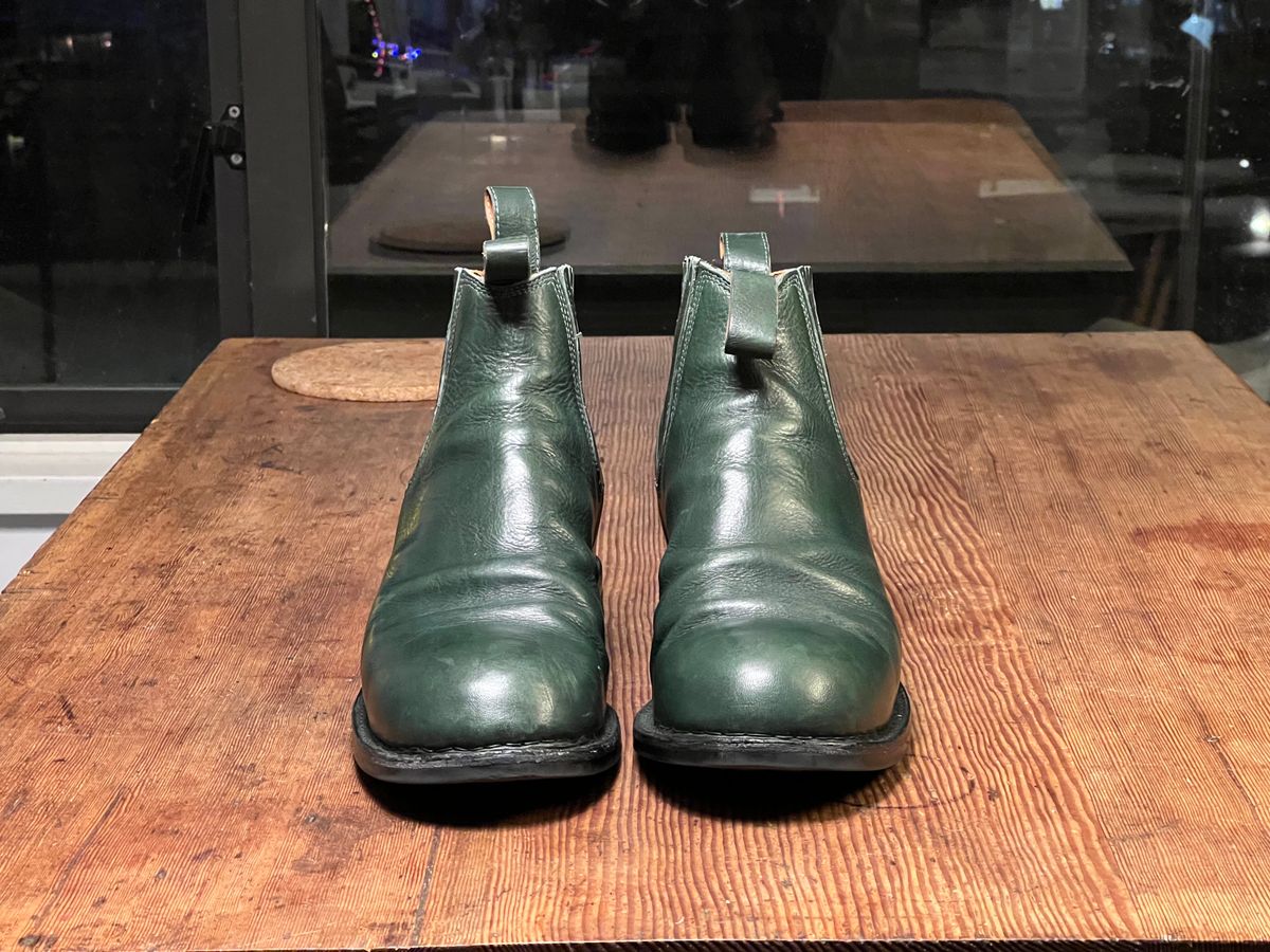 Photo by Tillman on December 6, 2023 of the Dierkes Covered gusset Chelsea Boot in Conceria Puccini Attilio Dark Green Koala.