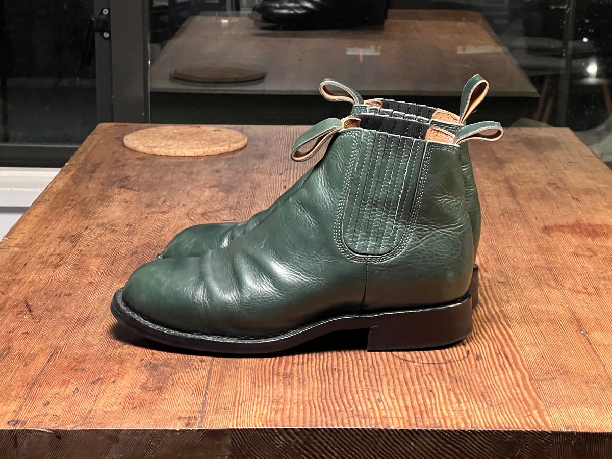 Photo by Tillman on December 6, 2023 of the Dierkes Covered gusset Chelsea Boot in Conceria Puccini Attilio Dark Green Koala.