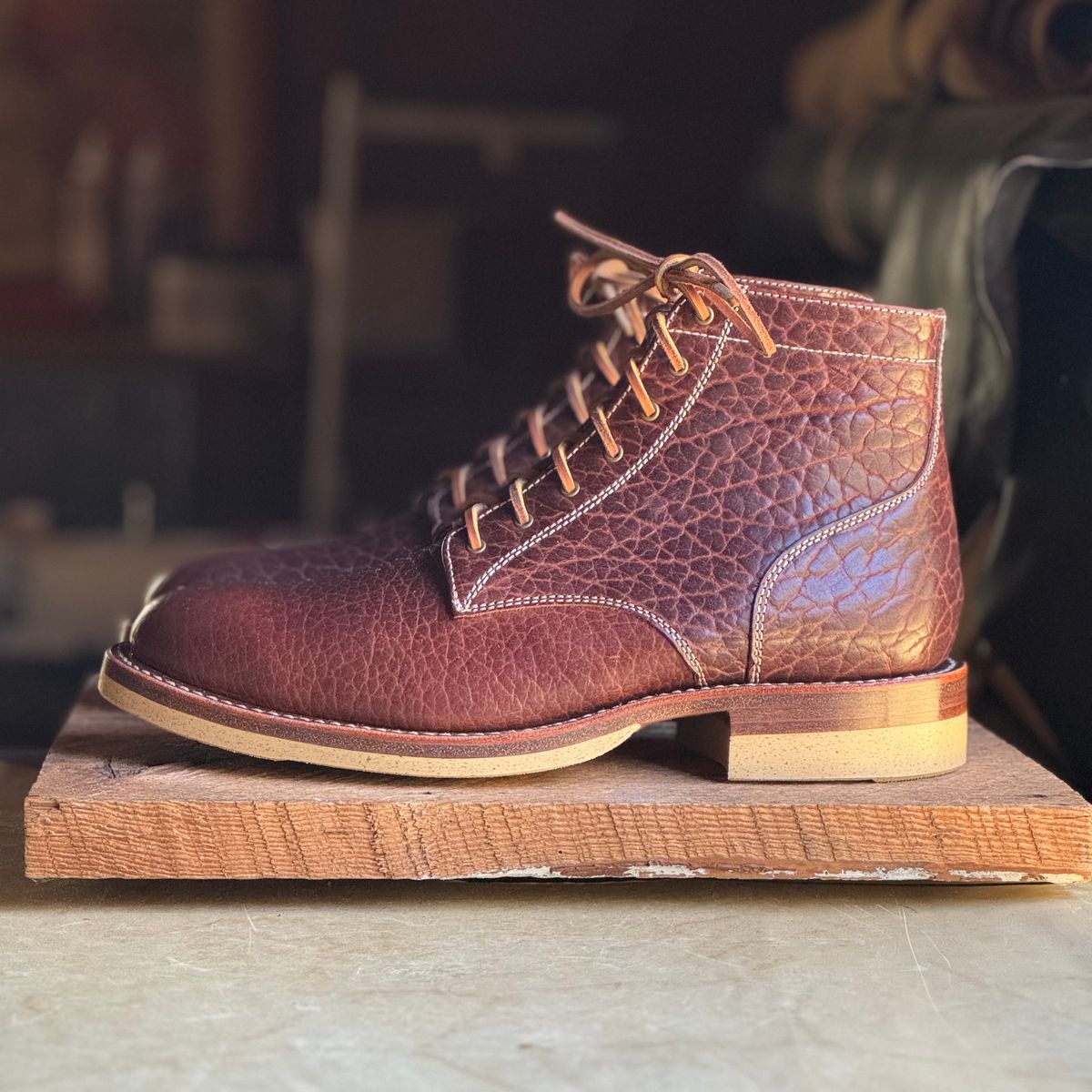 Photo by cobblertobias on October 10, 2024 of the Caswell Boot Company Shaw in Maverick Leather Chocolate Glazed Shrunken Bison.