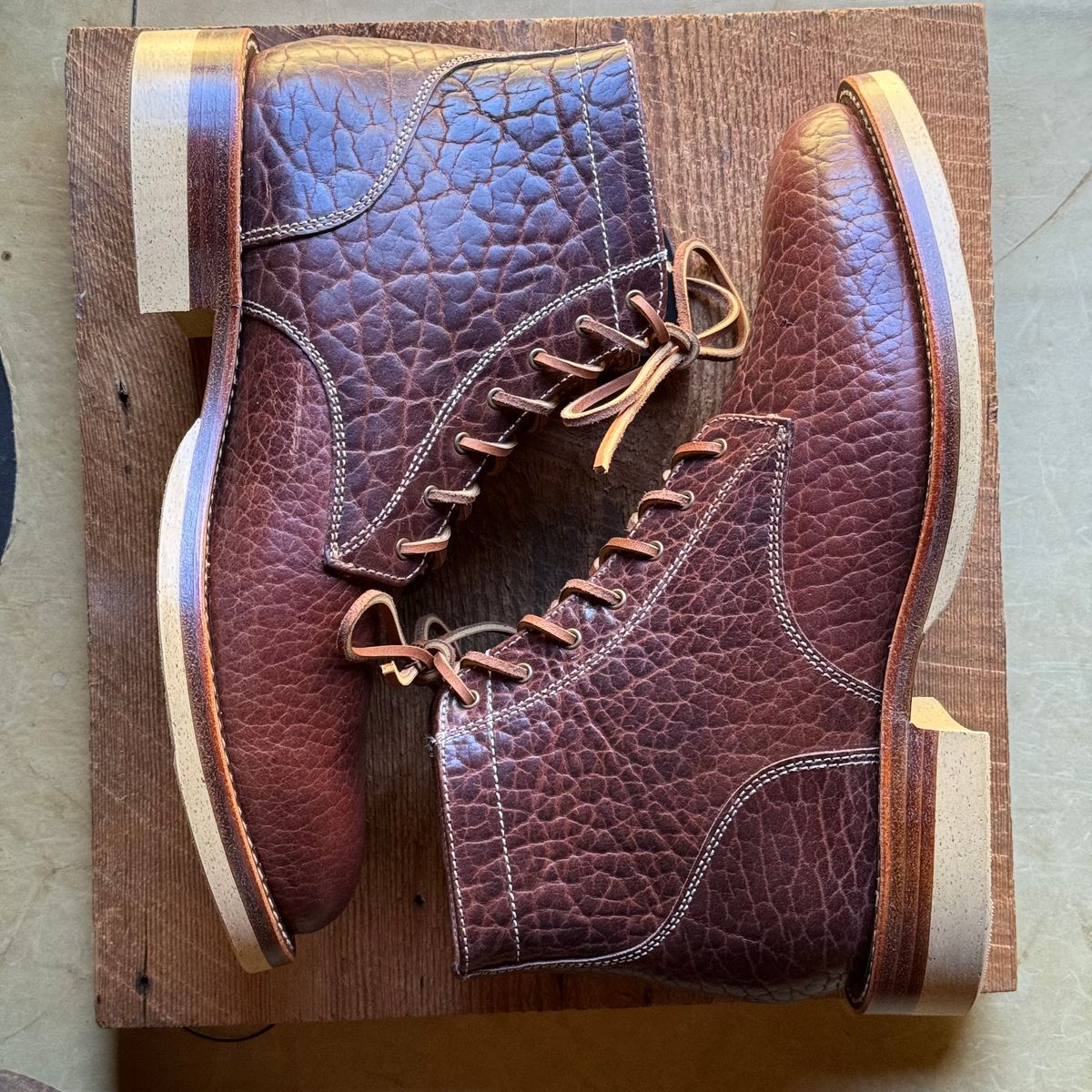 Photo by cobblertobias on October 10, 2024 of the Caswell Boot Company Shaw in Maverick Leather Chocolate Glazed Shrunken Bison.