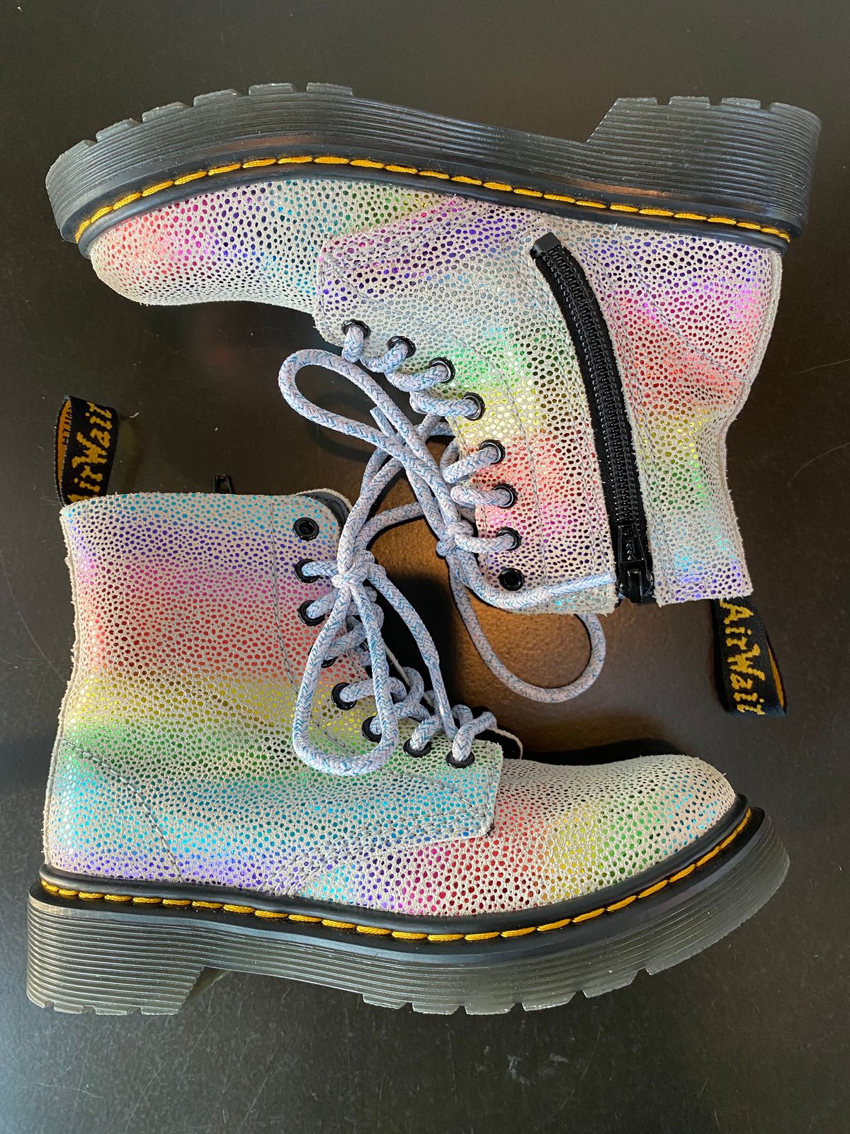 Photo by MartinField on October 1, 2023 of the Dr. Martens 1460 Pascal Made In England in Unknown Leather.