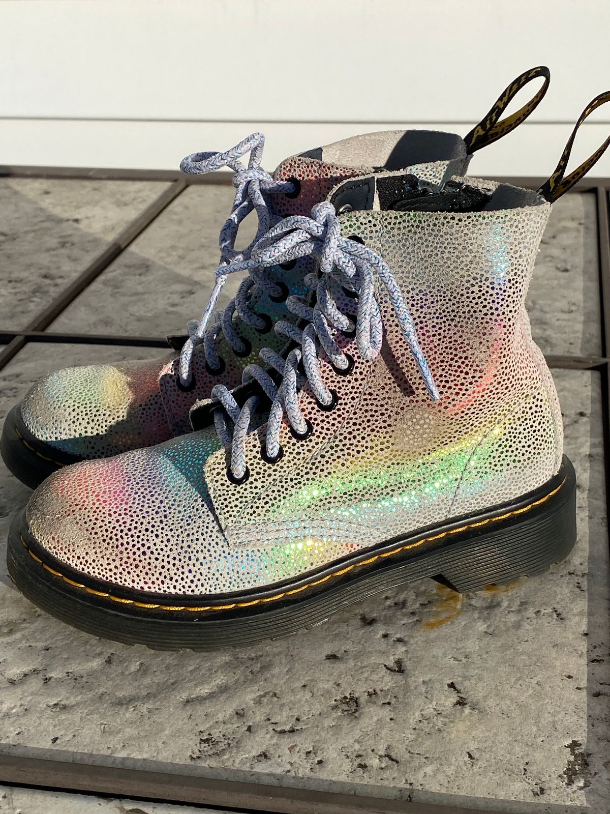 Photo by MartinField on January 3, 2024 of the Dr. Martens 1460 Pascal Made In England in Unknown Leather.
