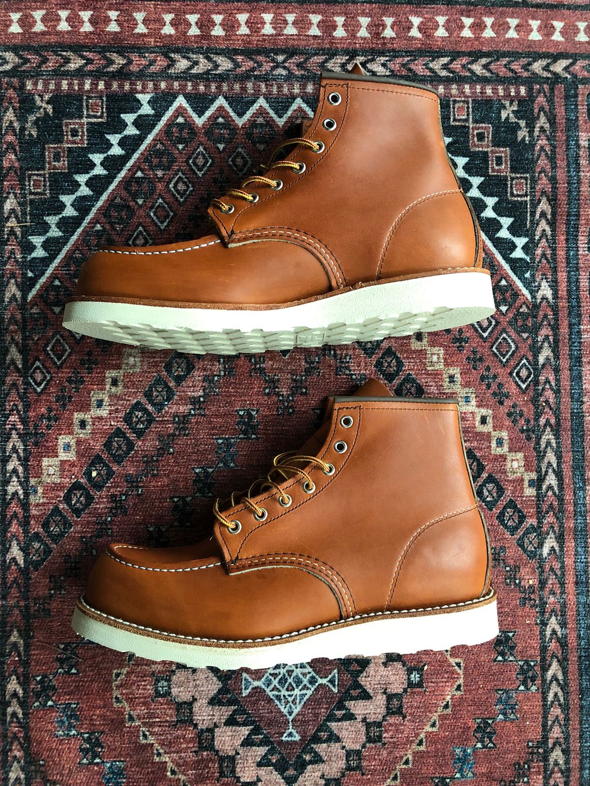 Photo by theperfectbowl on November 7, 2023 of the Red Wing 6-Inch Classic Moc in S.B. Foot Oro Legacy.