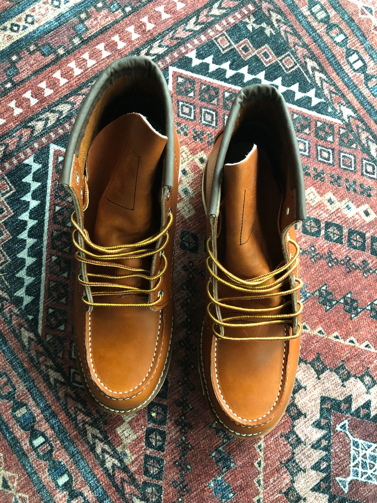 Photo by theperfectbowl on November 7, 2023 of the Red Wing 6-Inch Classic Moc in S.B. Foot Oro Legacy.