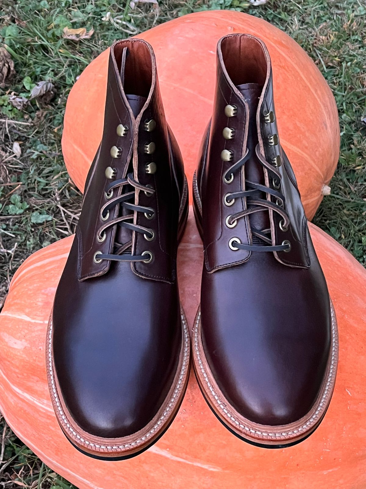 Photo by Chhh1984 on October 1, 2025 of the Grant Stone Diesel Boot in Horween Crimson Chromexcel.