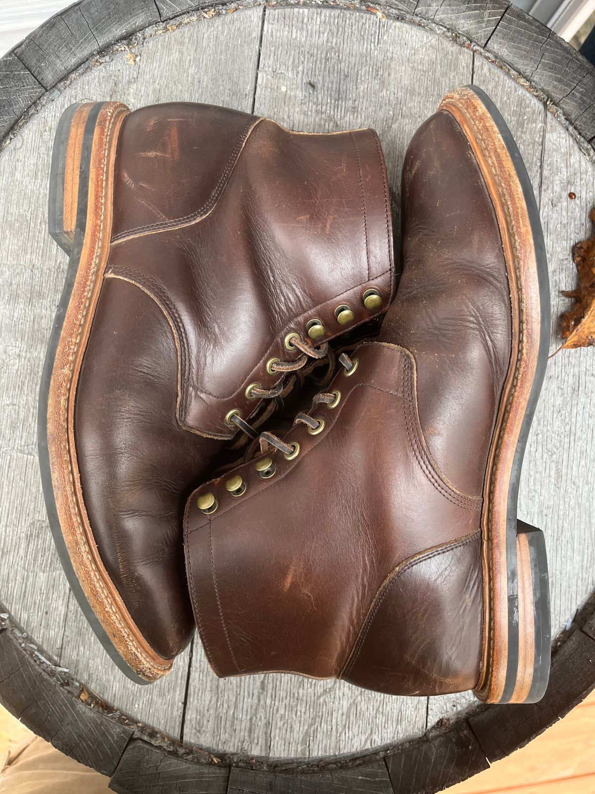Photo by Chhh1984 on November 3, 2025 of the Grant Stone Diesel Boot in Horween Crimson Chromexcel.