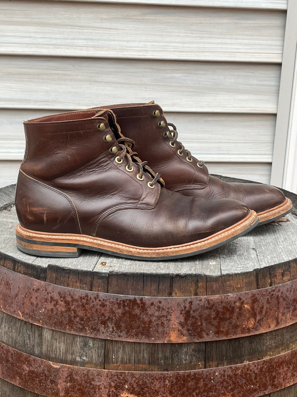 Photo by Chhh1984 on November 3, 2025 of the Grant Stone Diesel Boot in Horween Crimson Chromexcel.