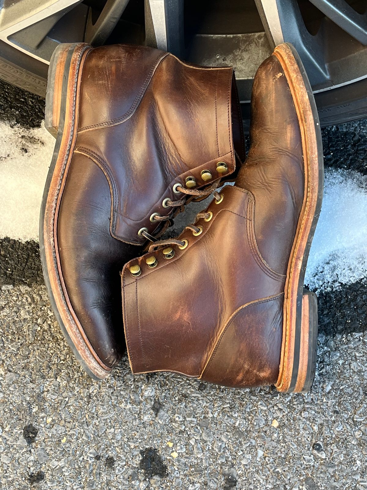 Photo by Chhh1984 on December 3, 2025 of the Grant Stone Diesel Boot in Horween Crimson Chromexcel.