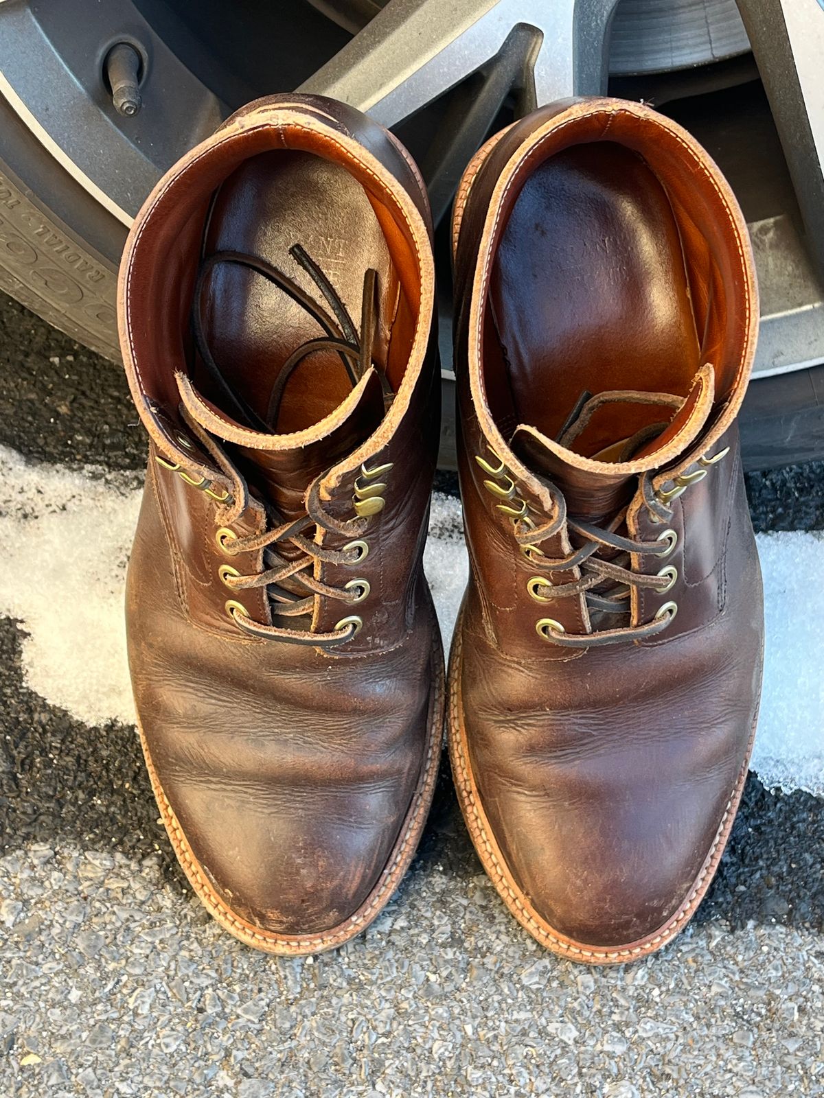 Photo by Chhh1984 on December 3, 2025 of the Grant Stone Diesel Boot in Horween Crimson Chromexcel.