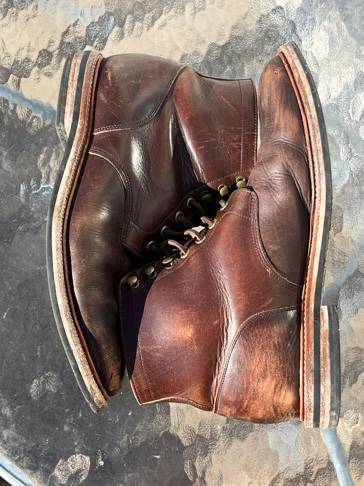 Photo by Chhh1984 on March 1, 2026 of the Grant Stone Diesel Boot in Horween Crimson Chromexcel.