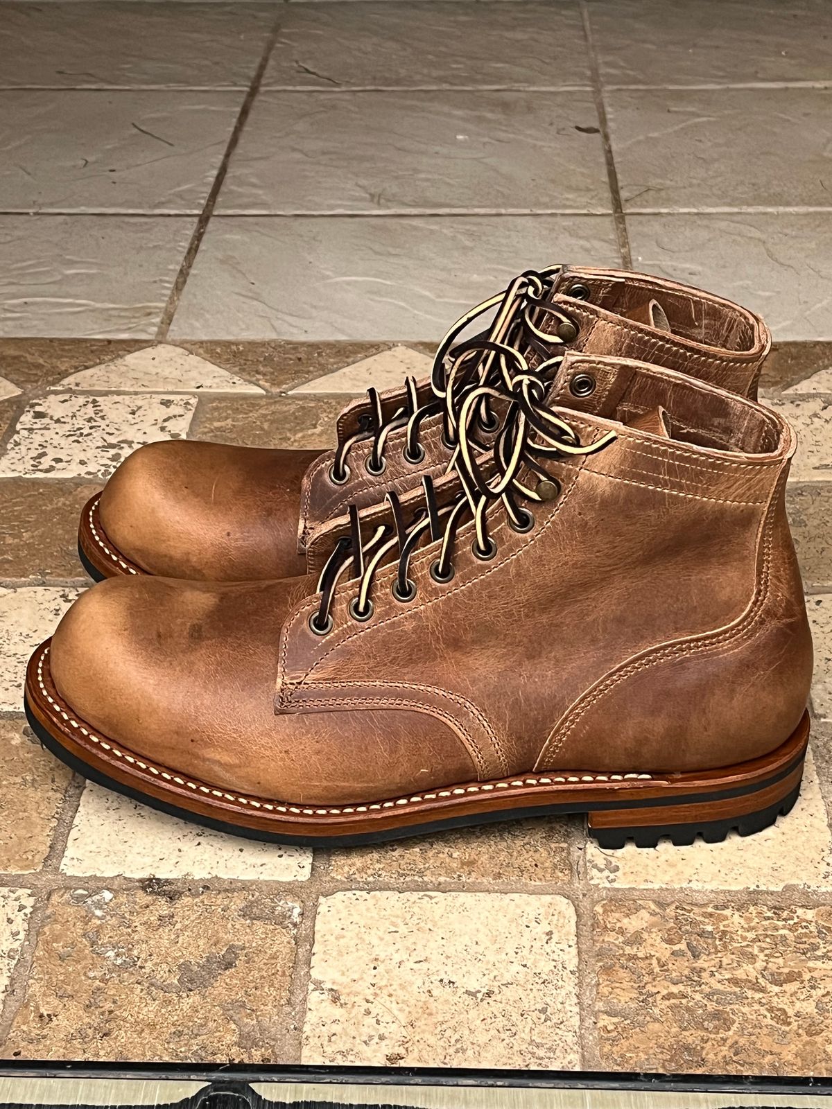 Photo by chhh1984 on October 1, 2024 of the Truman Plain Toe Boot in Horween Natural Cypress.