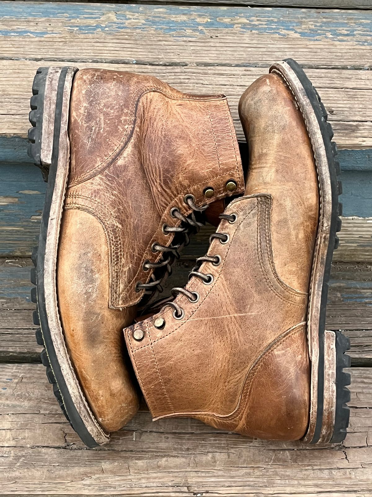 Photo by chhh1984 on November 1, 2024 of the Truman Plain Toe Boot in Horween Natural Cypress.