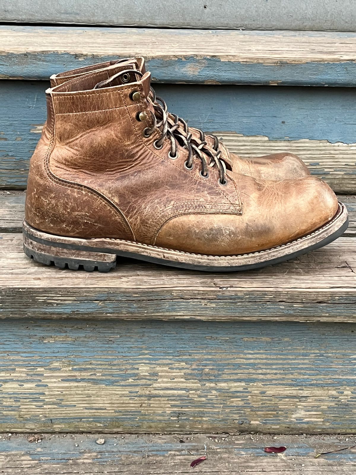 Photo by chhh1984 on November 1, 2024 of the Truman Plain Toe Boot in Horween Natural Cypress.