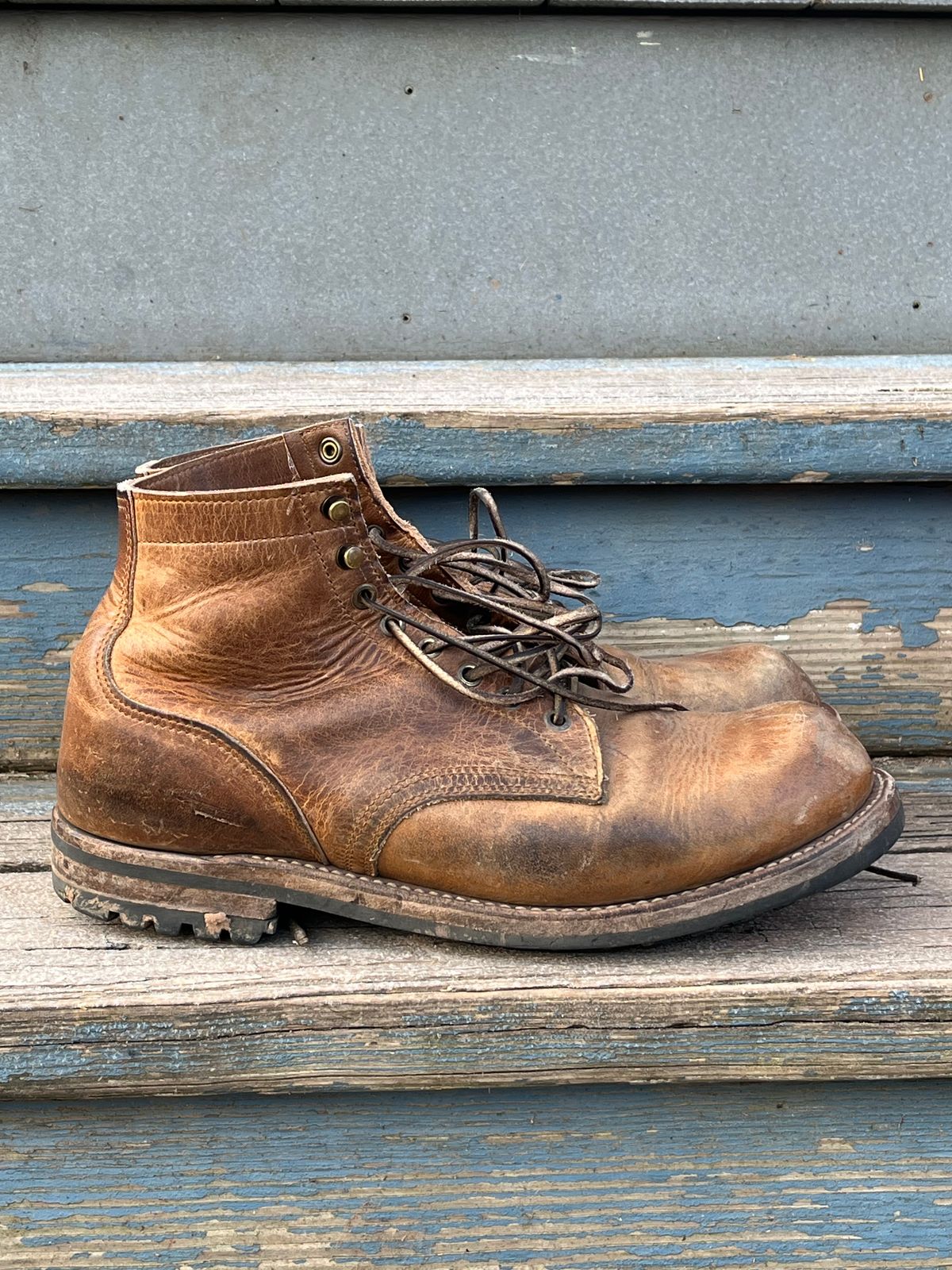 Photo by chhh1984 on December 1, 2024 of the Truman Plain Toe Boot in Horween Natural Cypress.