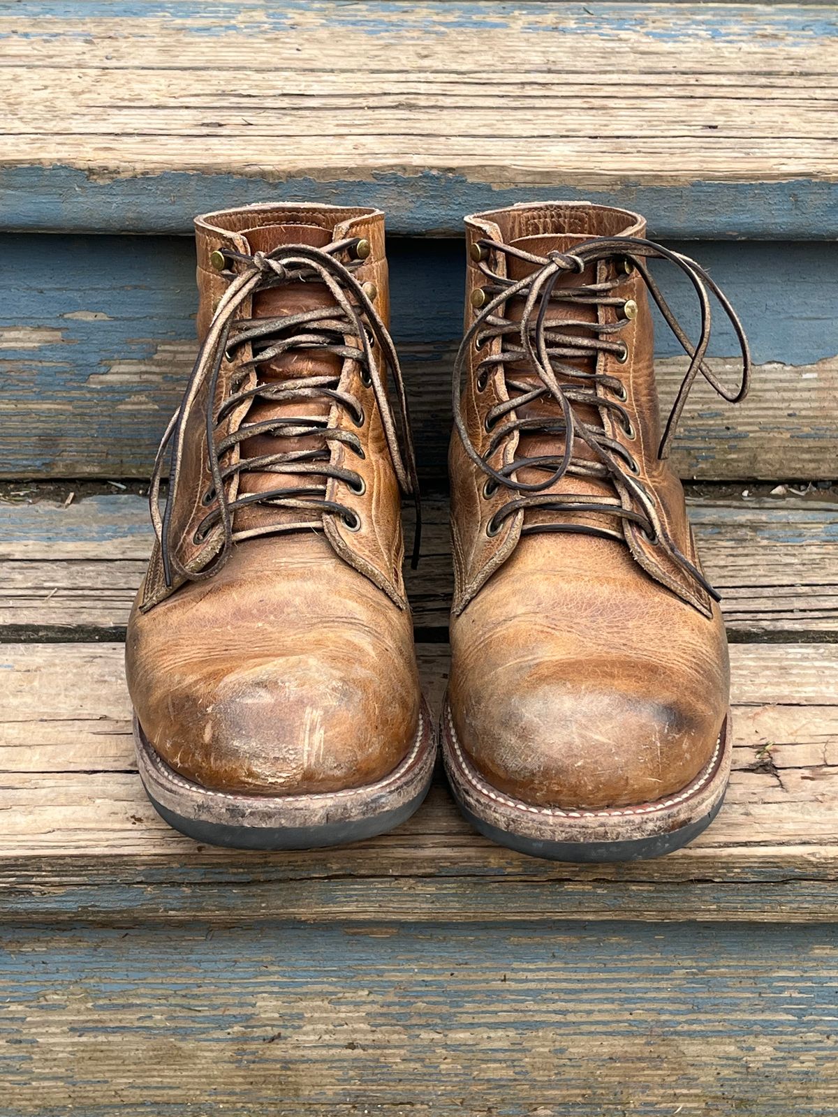 Photo by chhh1984 on January 1, 2025 of the Truman Plain Toe Boot in Horween Natural Cypress.