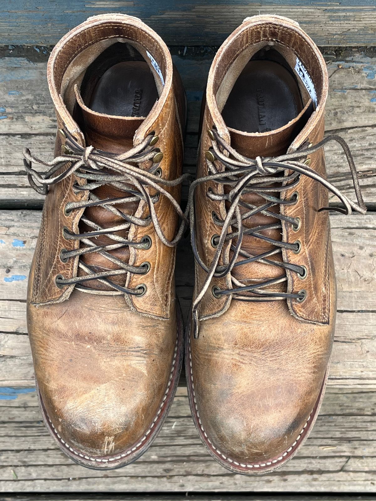 Photo by chhh1984 on January 1, 2025 of the Truman Plain Toe Boot in Horween Natural Cypress.
