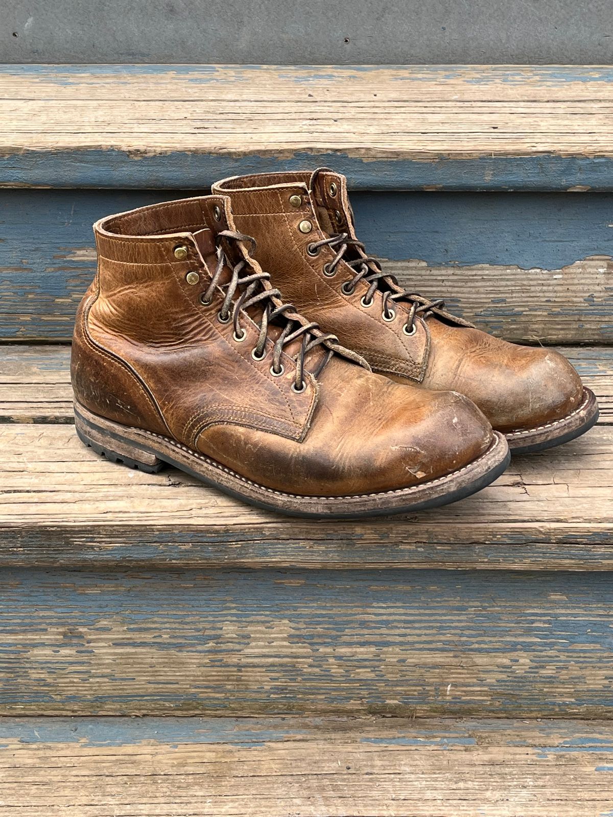 Photo by chhh1984 on March 1, 2025 of the Truman Plain Toe Boot in Horween Natural Cypress.