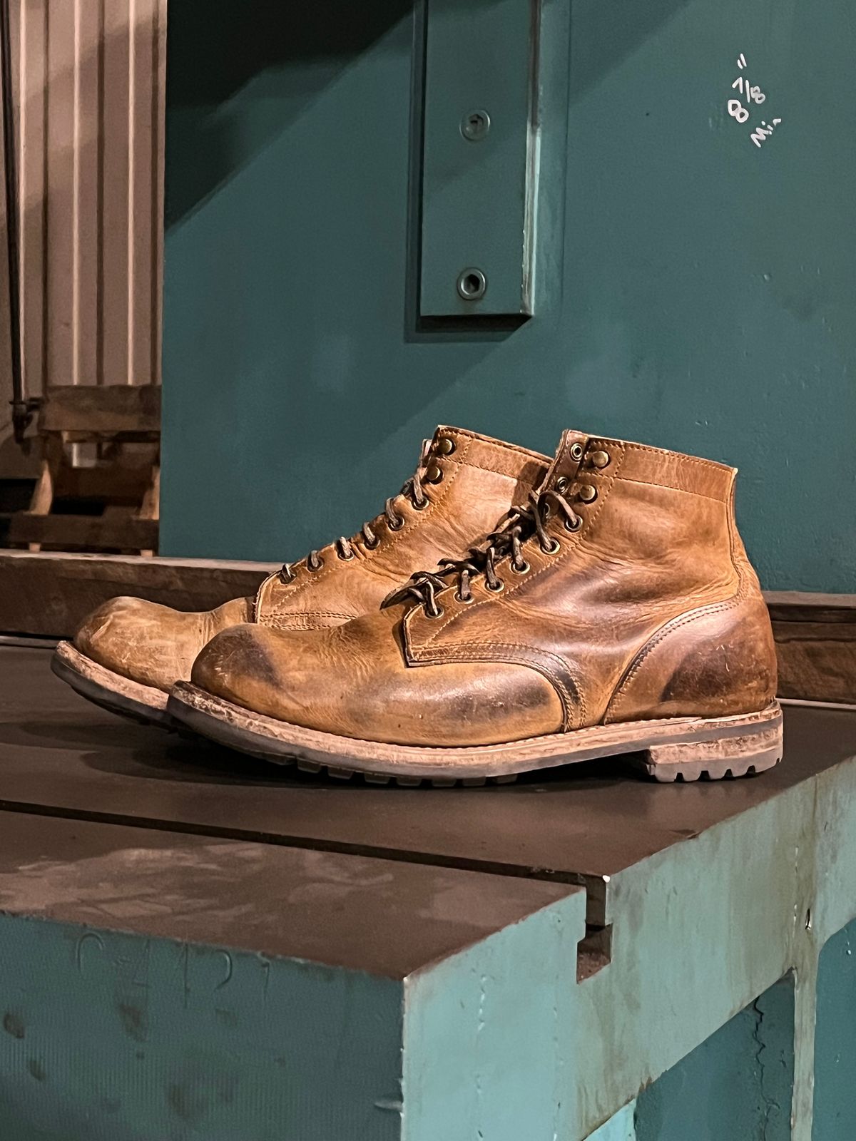Photo by chhh1984 on March 28, 2025 of the Truman Plain Toe Boot in Horween Natural Cypress.