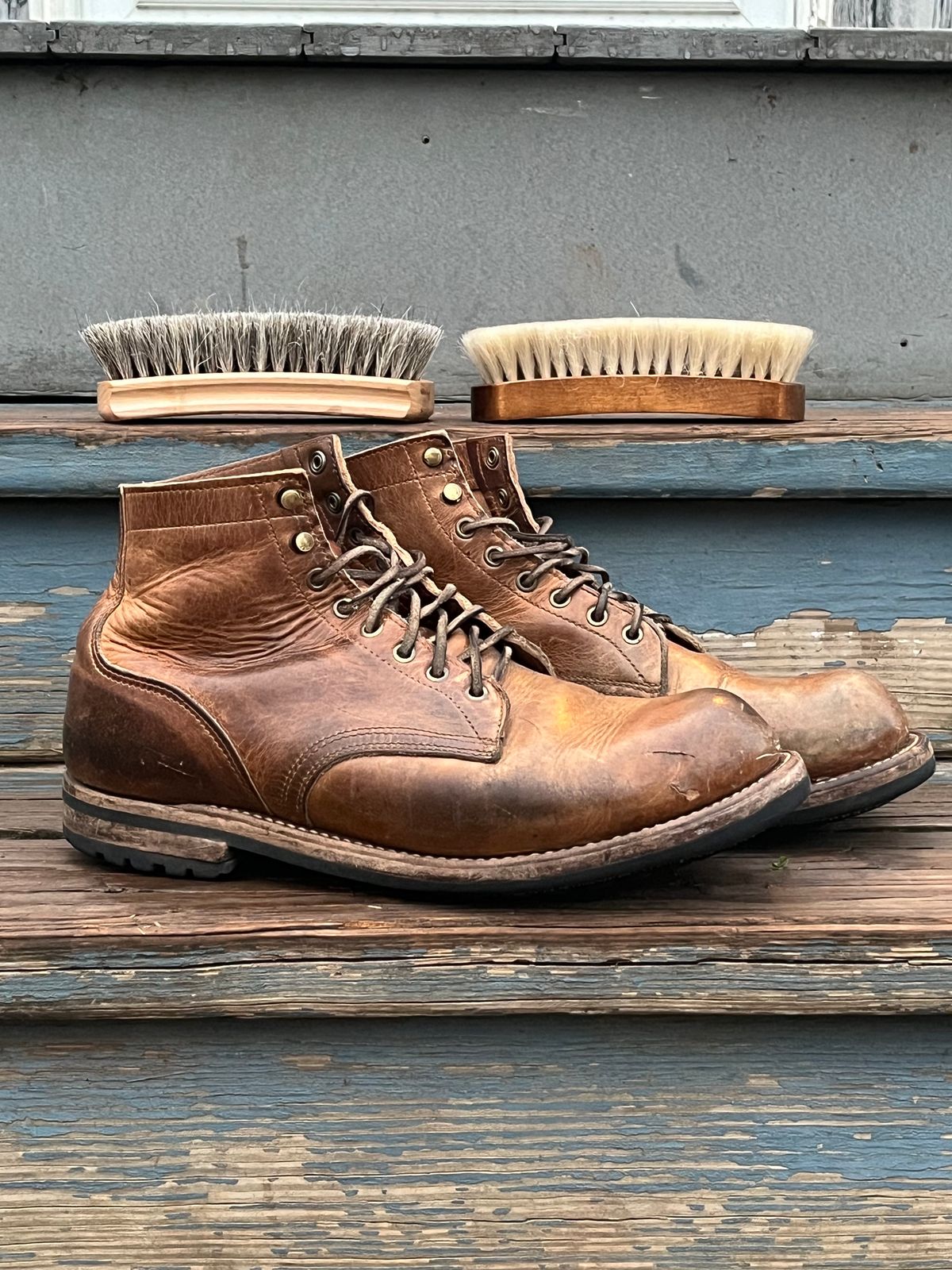 Photo by chhh1984 on April 1, 2025 of the Truman Plain Toe Boot in Horween Natural Cypress.