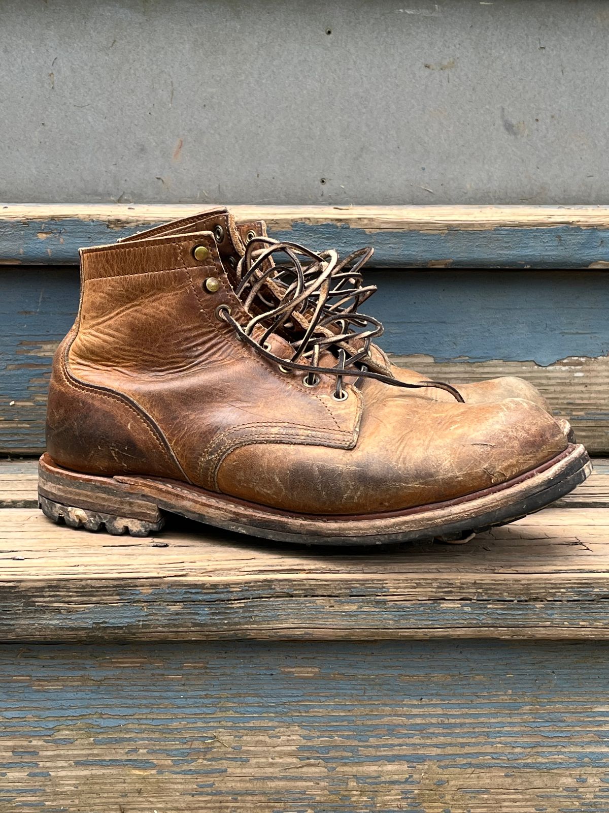 Photo by chhh1984 on May 17, 2025 of the Truman Plain Toe Boot in Horween Natural Cypress.