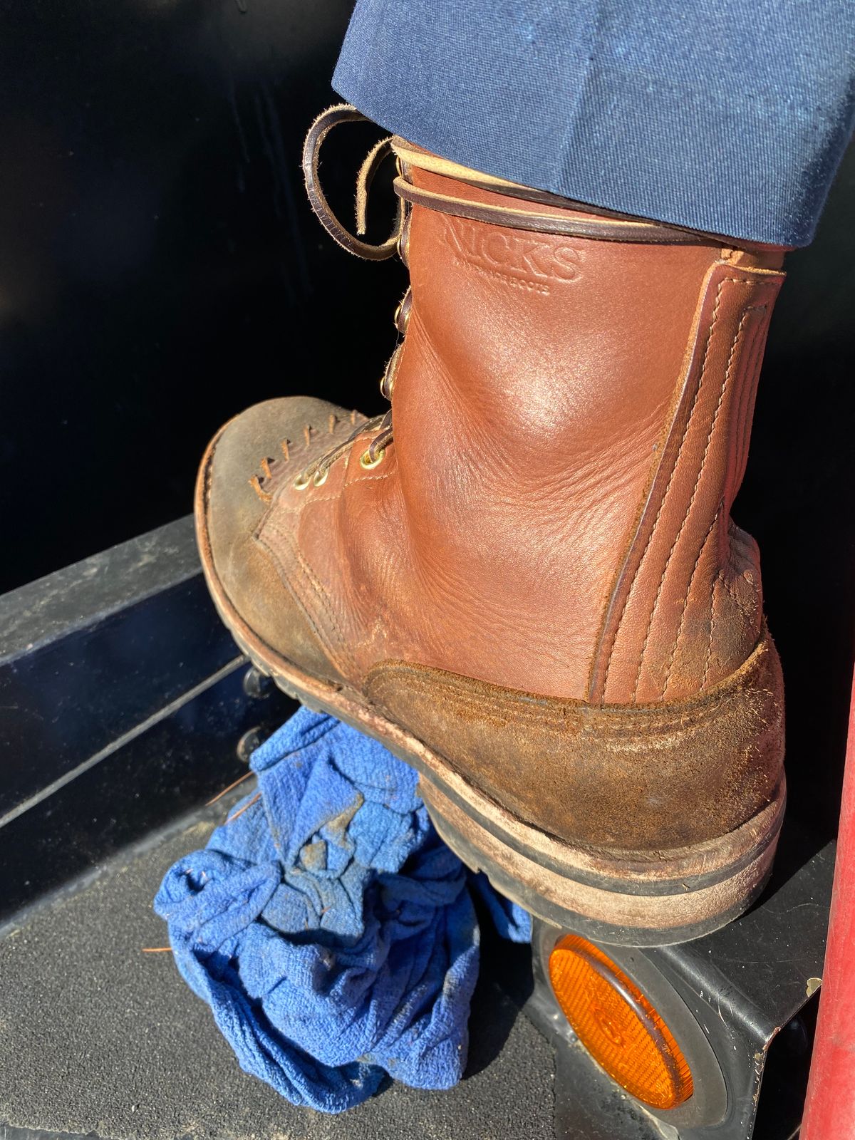 Photo by chhh1984 on February 21, 2024 of the Nicks BuilderPro in Seidel 1964 Brown Roughout.