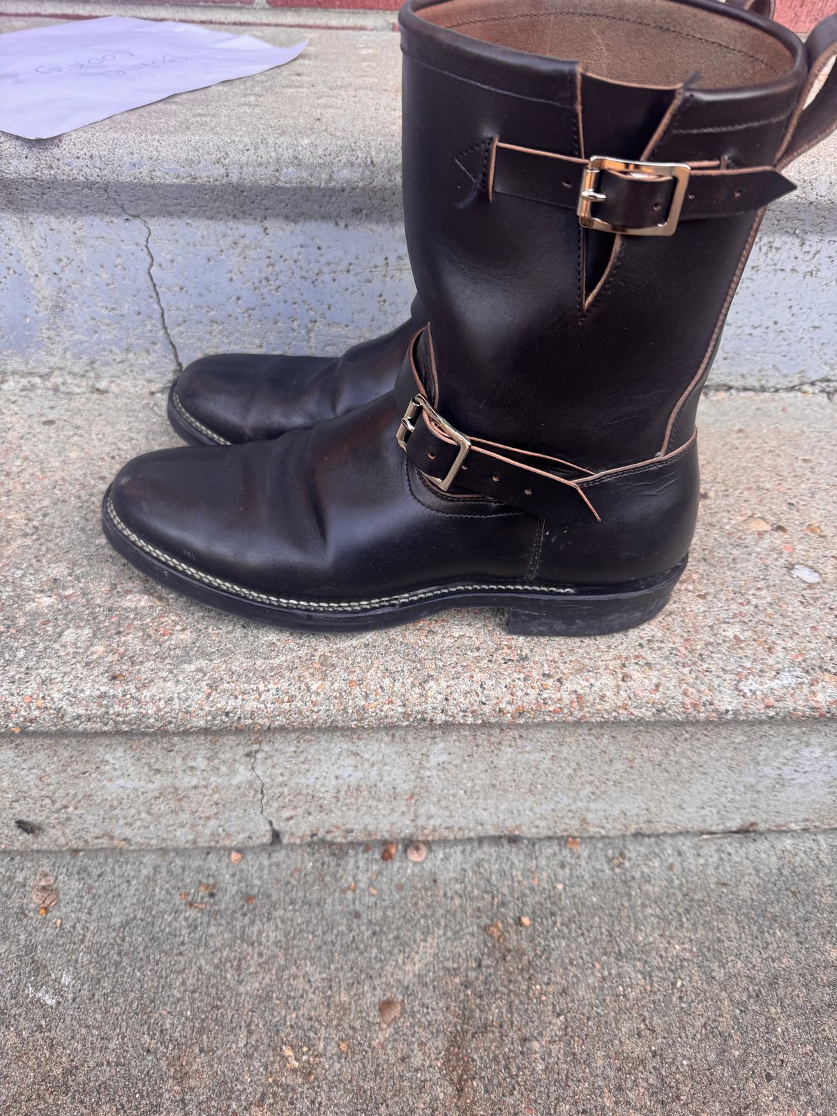 Photo by joji_k on November 4, 2025 of the Viberg Engineer in Maryam Black Horsebutt.