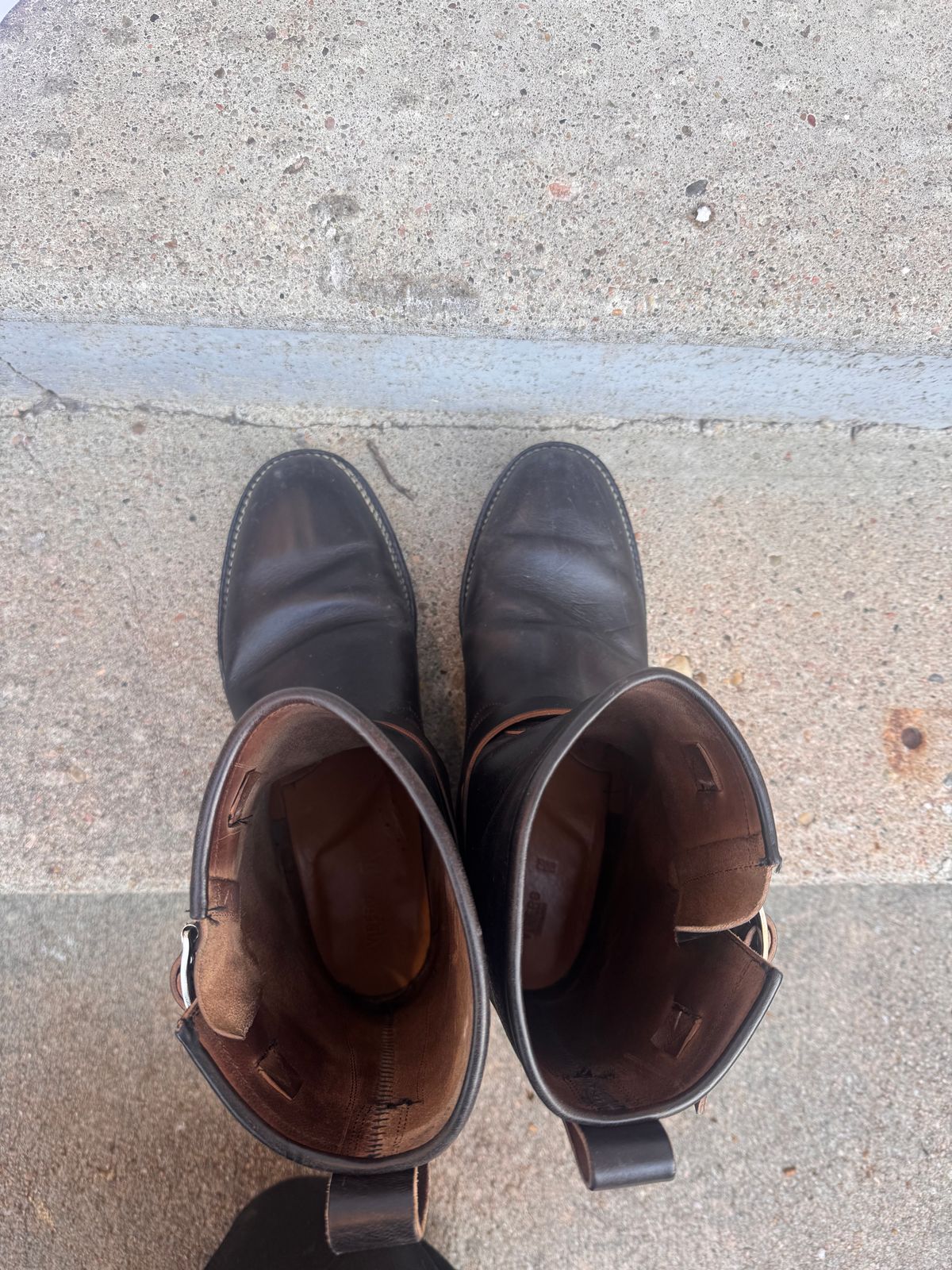 Photo by joji_k on November 4, 2025 of the Viberg Engineer in Maryam Black Horsebutt.