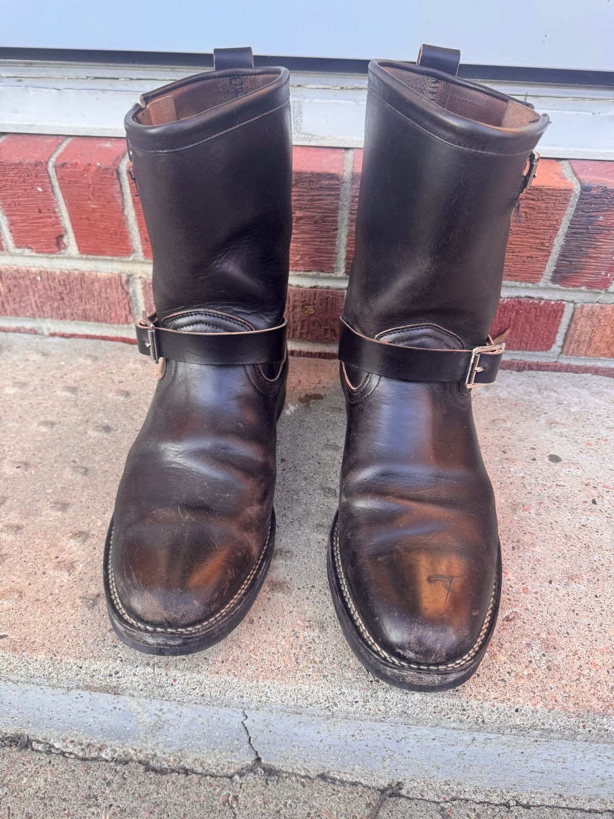 Photo by joji_k on December 3, 2025 of the Viberg Engineer in Maryam Black Horsebutt.