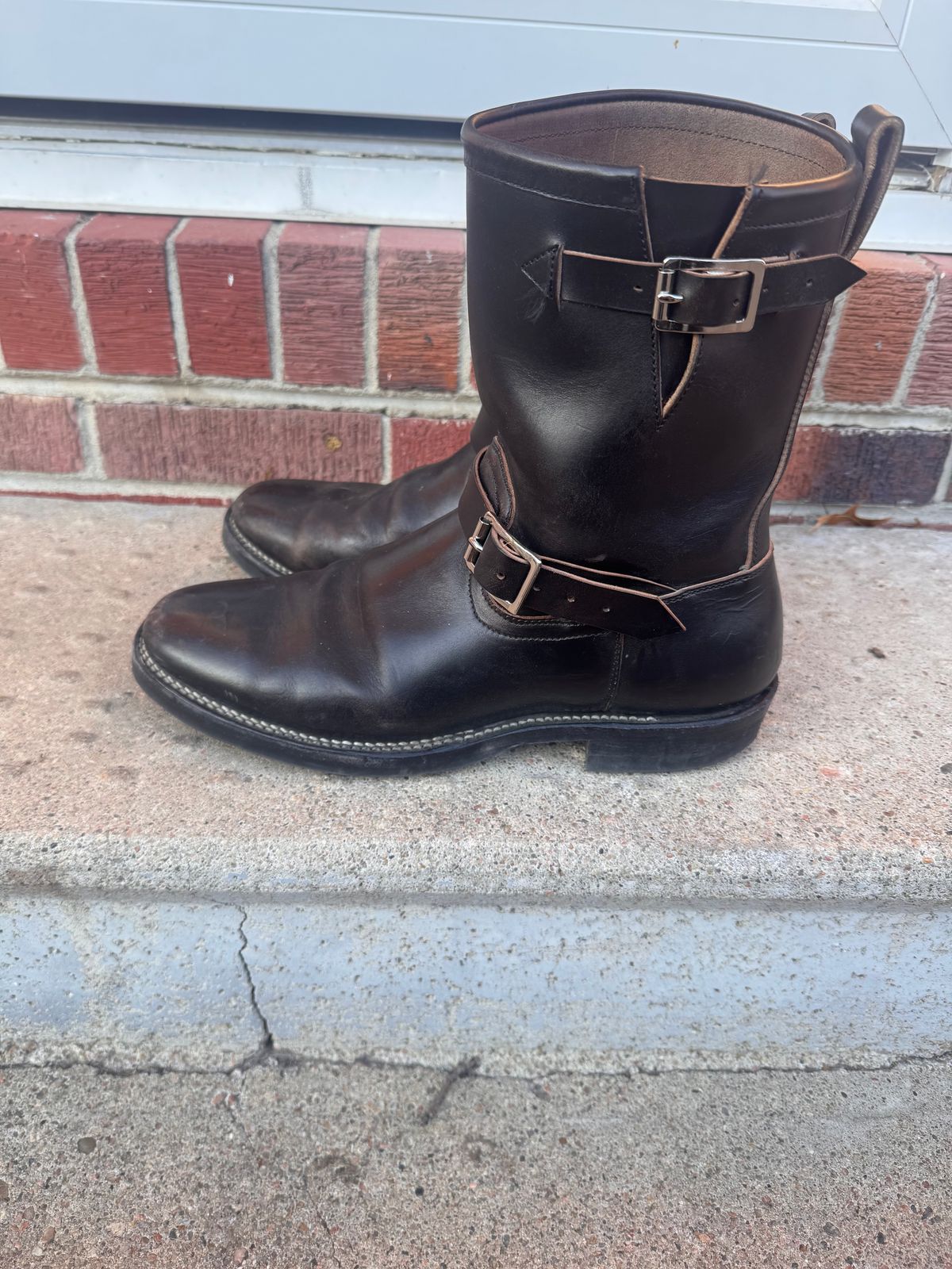 Photo by joji_k on December 3, 2025 of the Viberg Engineer in Maryam Black Horsebutt.